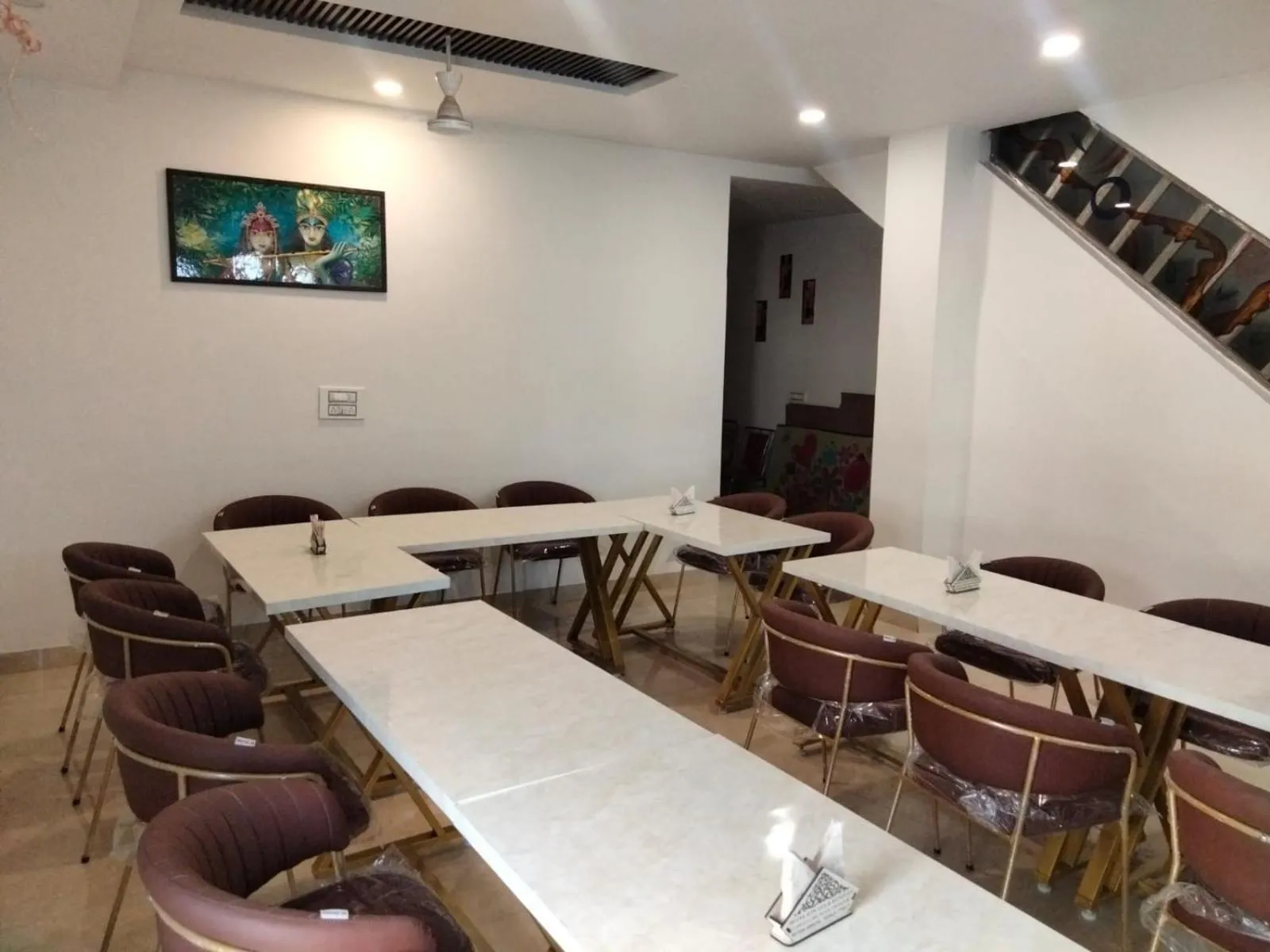 Restaurant/places to eat in Hotel D Plaza