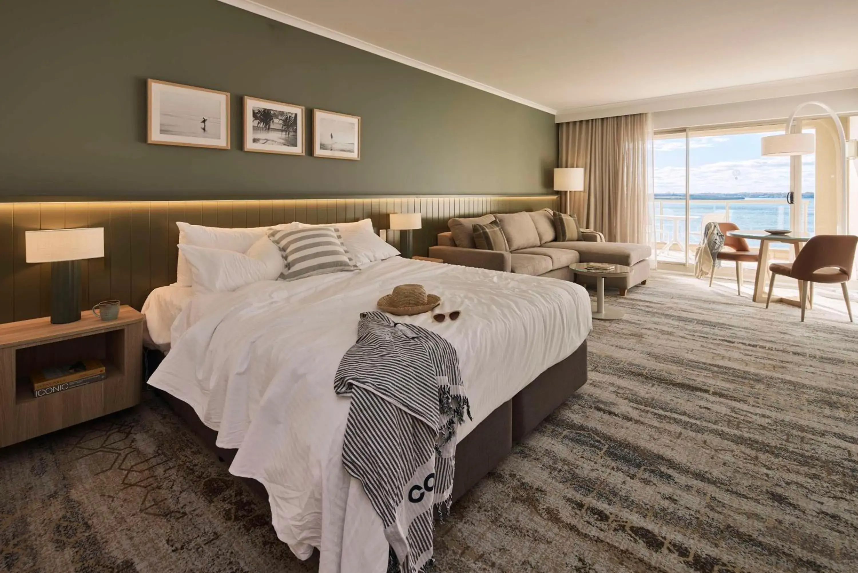 Deluxe King Room with Balcony in Rydges Hotel Port Macquarie Deluxe King Room with Balcony in Rydges Hotel Port Macquarie