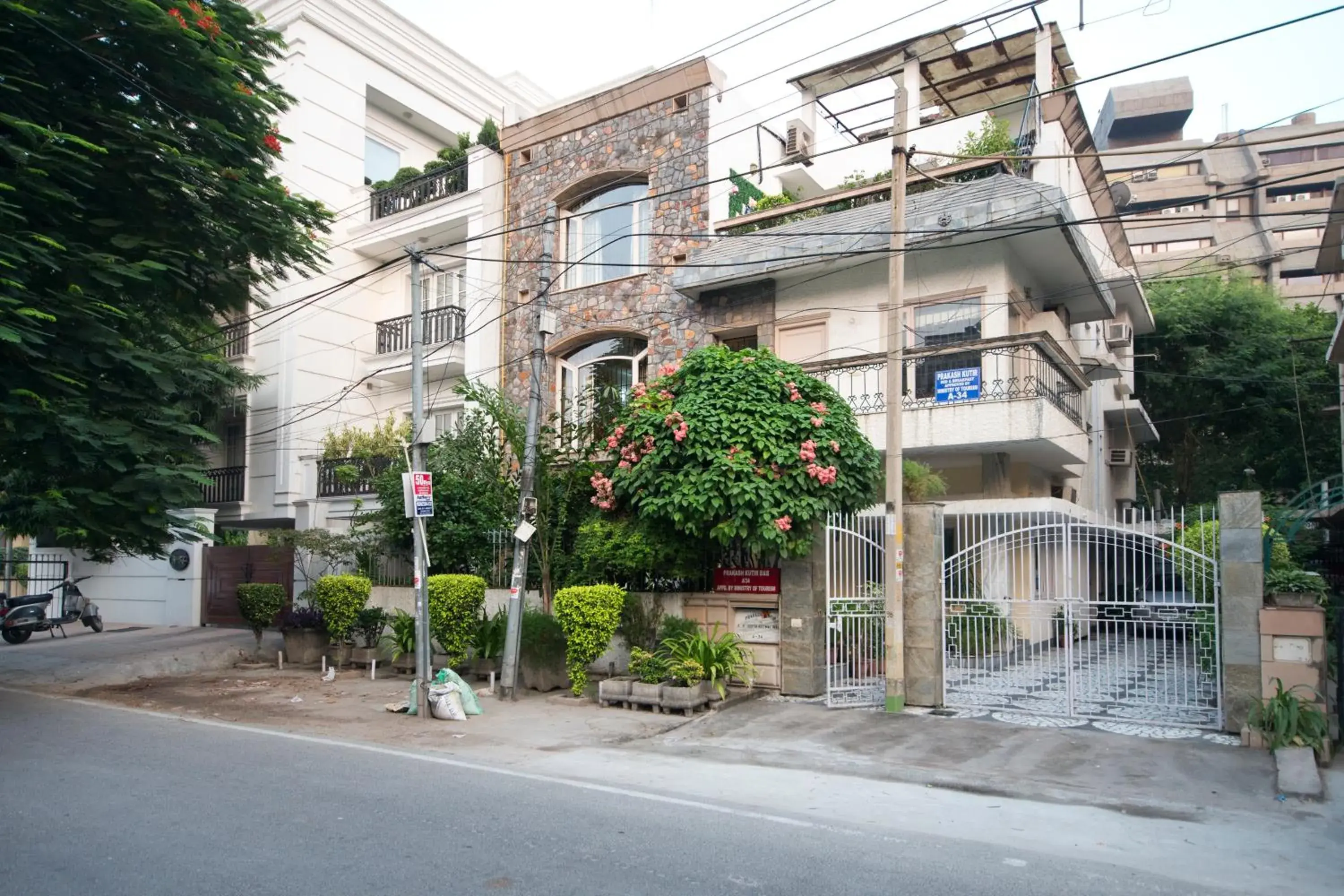 Property building in Prakash Kutir B&B Property building in Prakash Kutir B&B