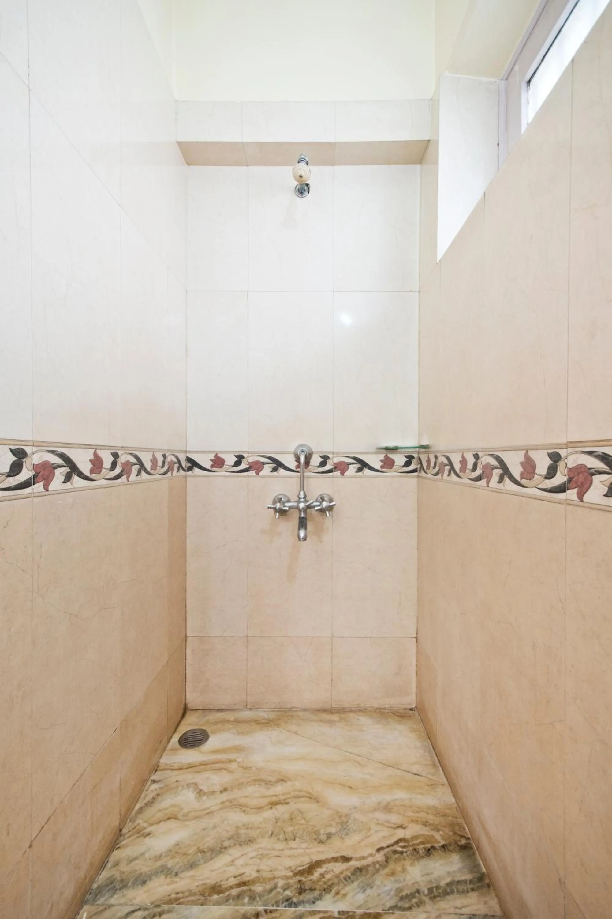 Shower, Bed in Prakash Kutir B&B