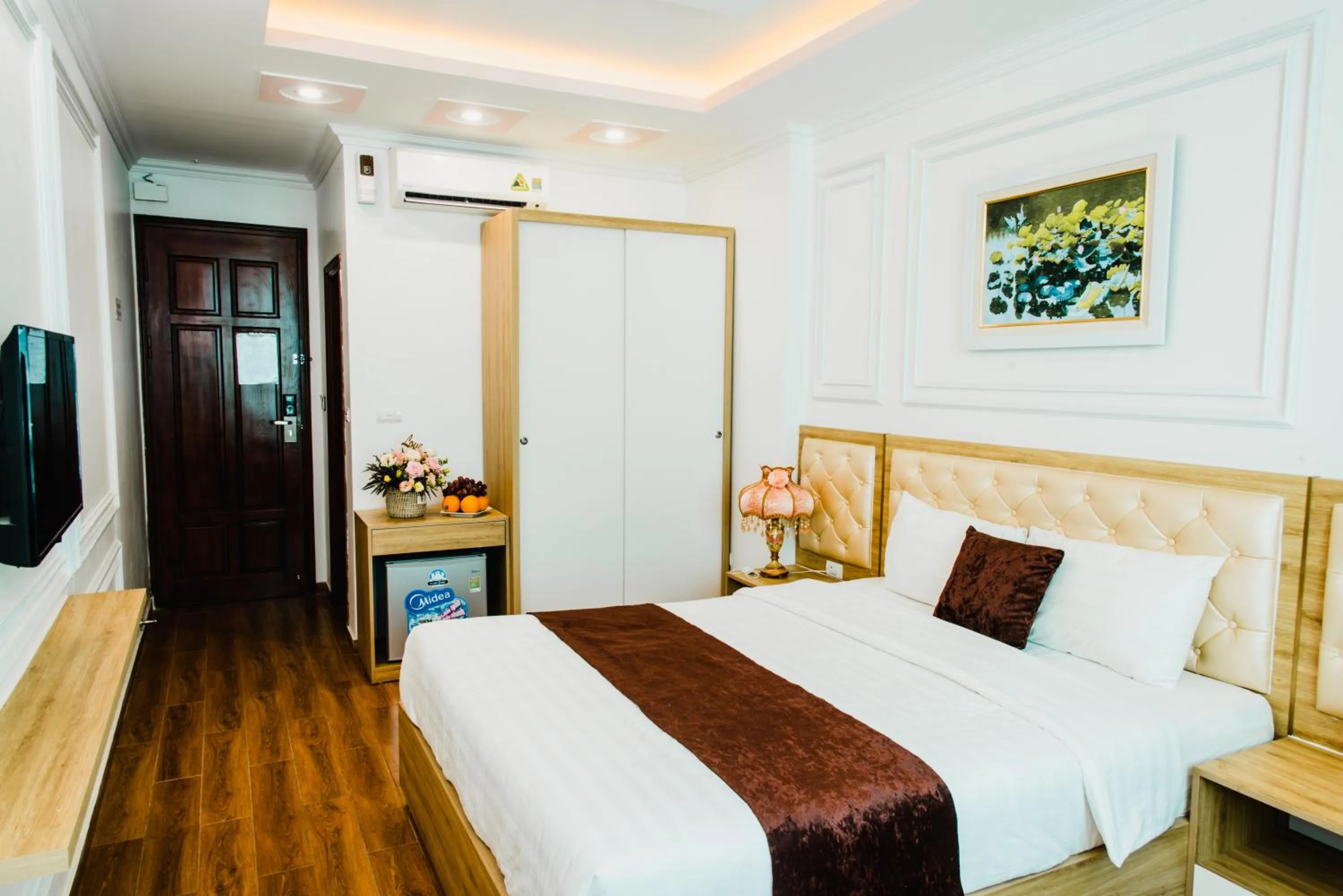 Bedroom, Bed in Vu Linh Hotel