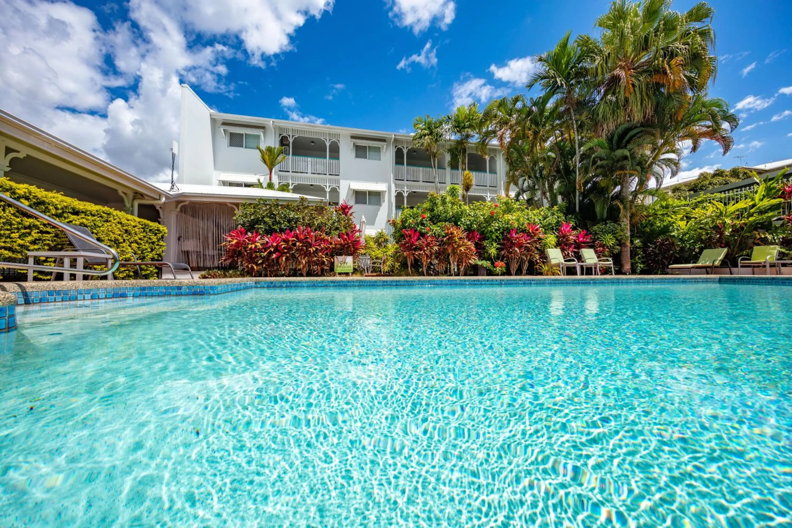 Swimming pool in City Terraces Cairns