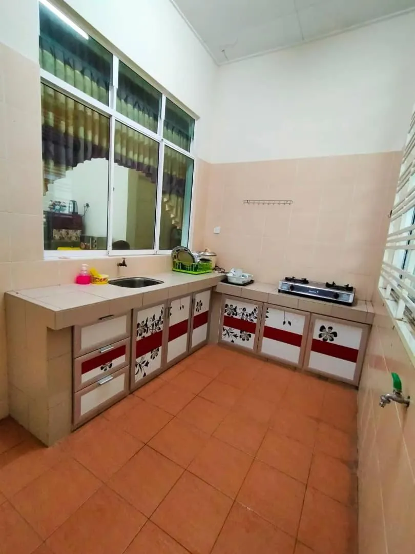 Kitchen or kitchenette in D' Anjung Inn