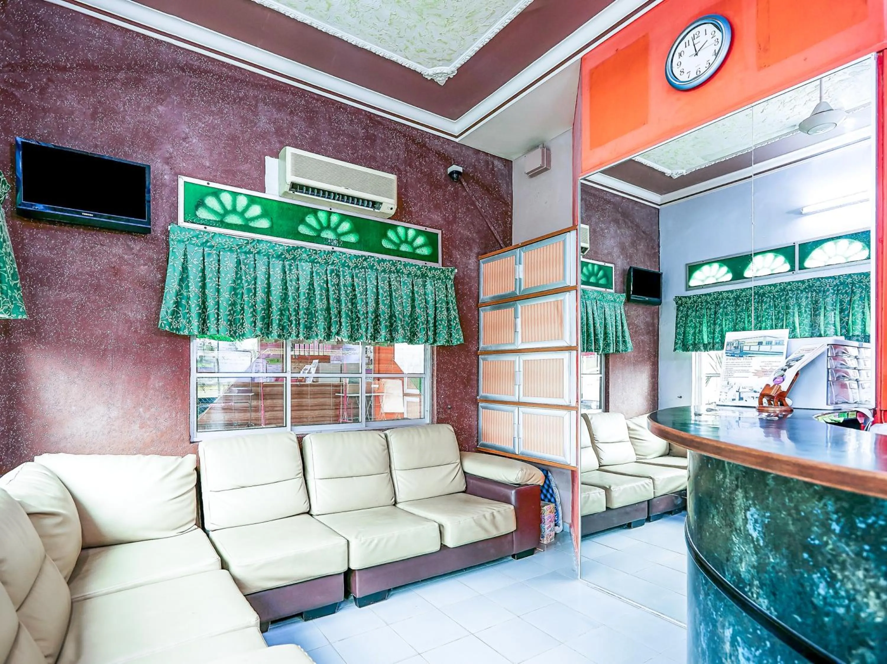 Lobby or reception in D' Anjung Inn