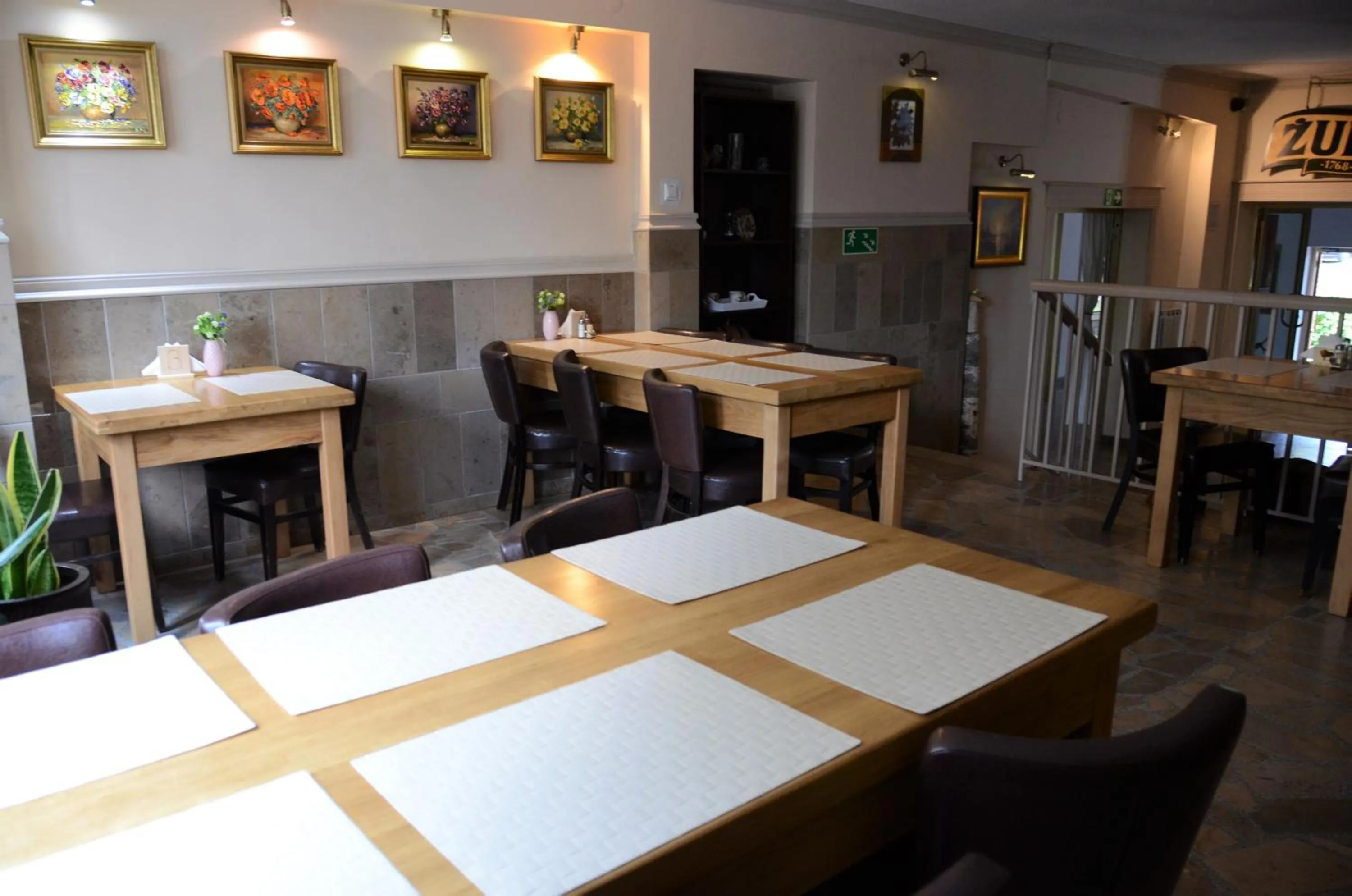 Restaurant/places to eat in Zajazd Wrota Lasu