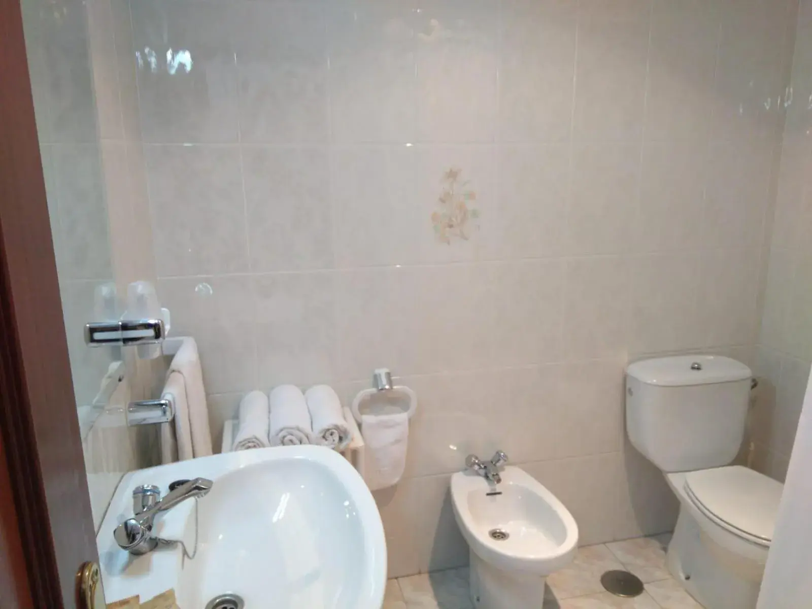 Triple Room in Hostal Mourelos Triple Room in Hostal Mourelos