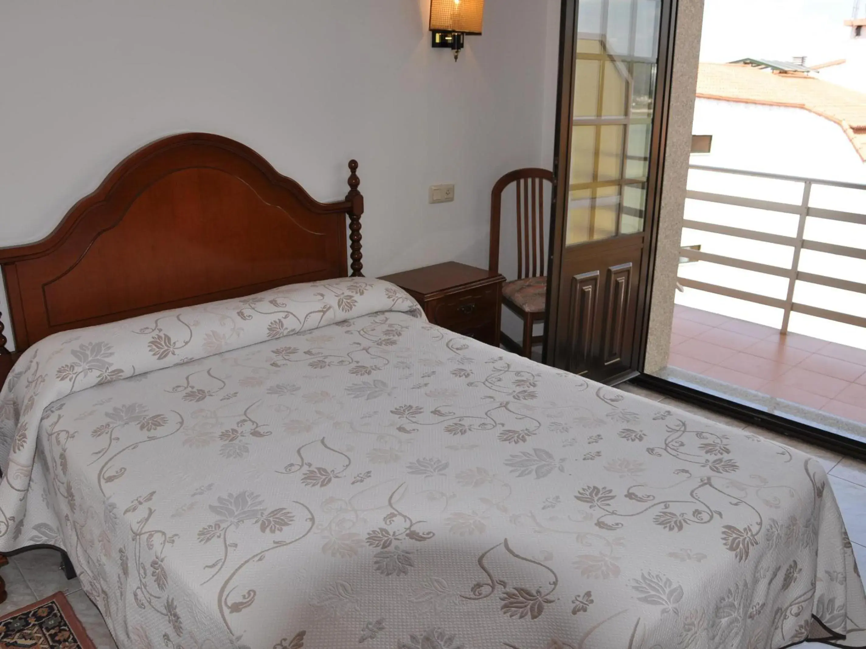 Double Room in Hostal Mourelos Double Room in Hostal Mourelos