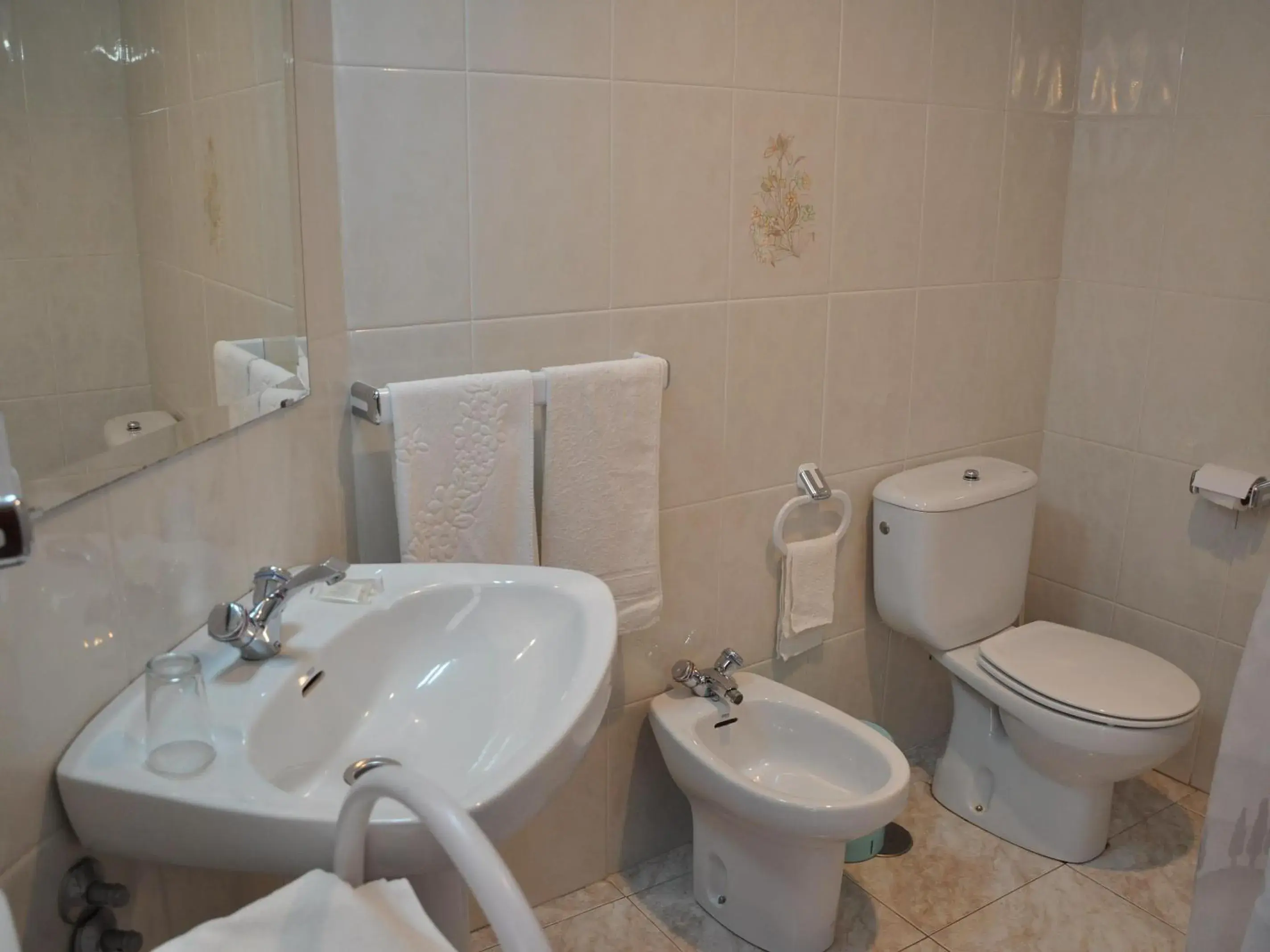 Double Room in Hostal Mourelos Double Room in Hostal Mourelos