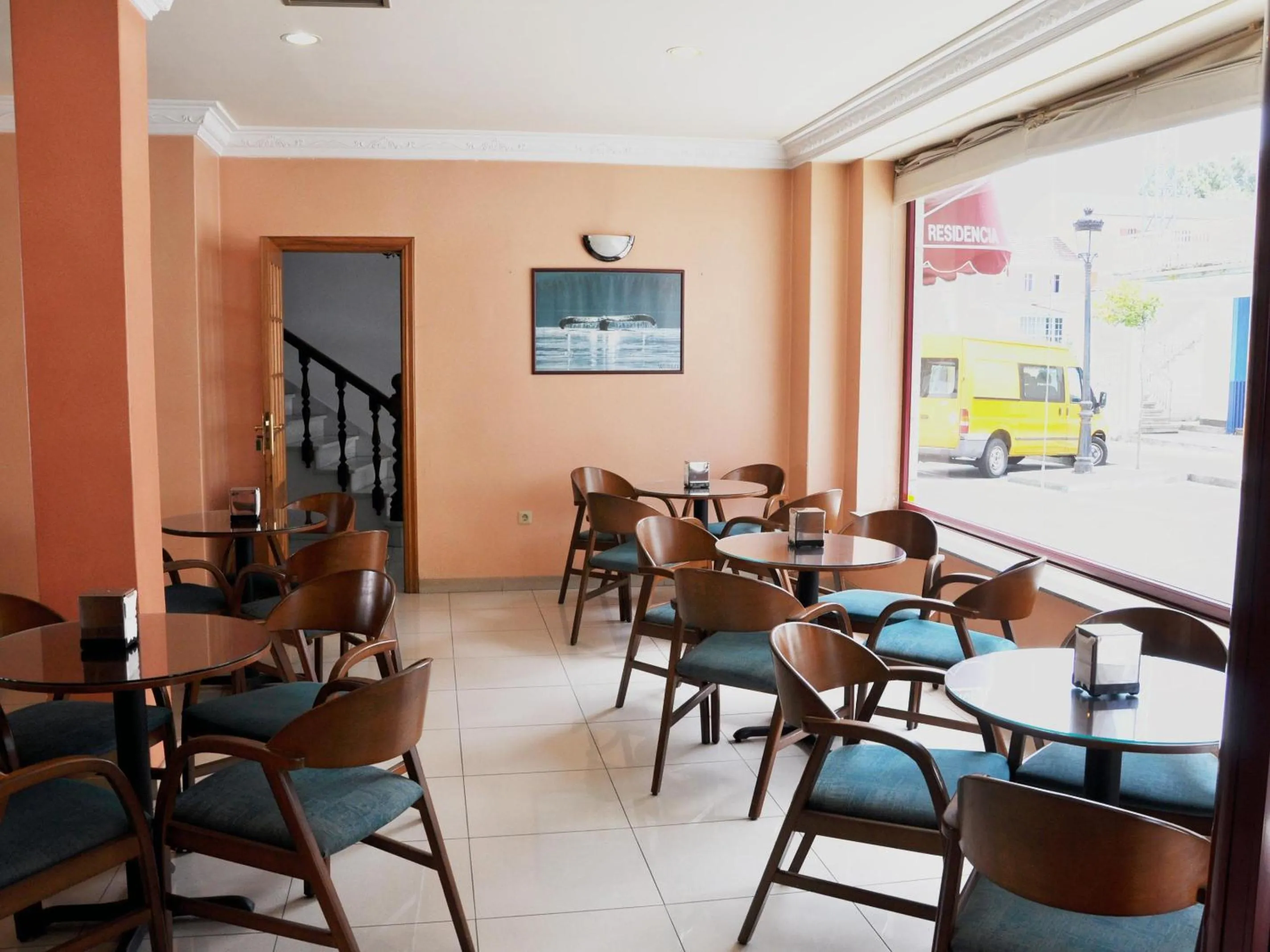 Lounge or bar in Hostal Mourelos