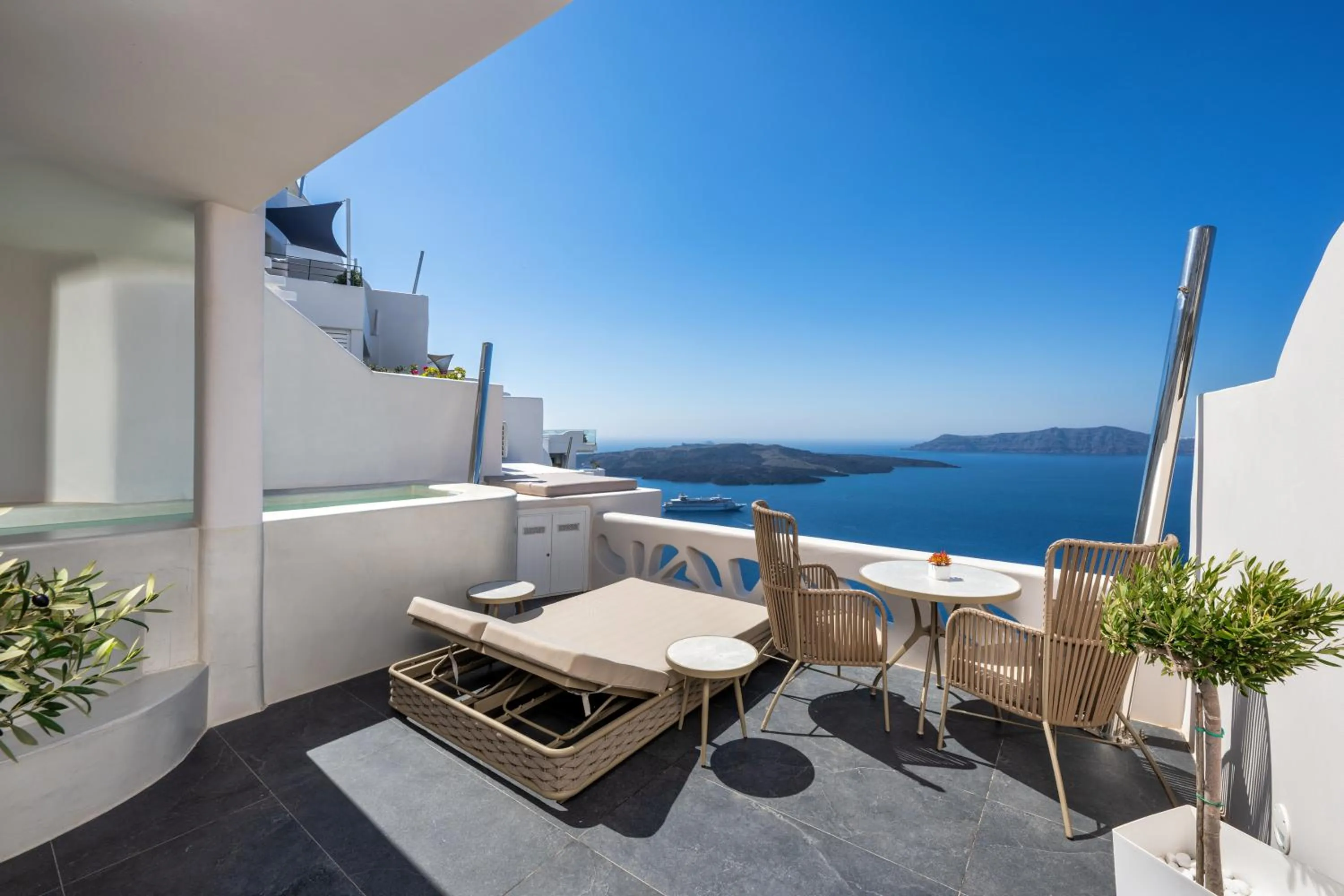 Balcony/Terrace in Athina Luxury Suites