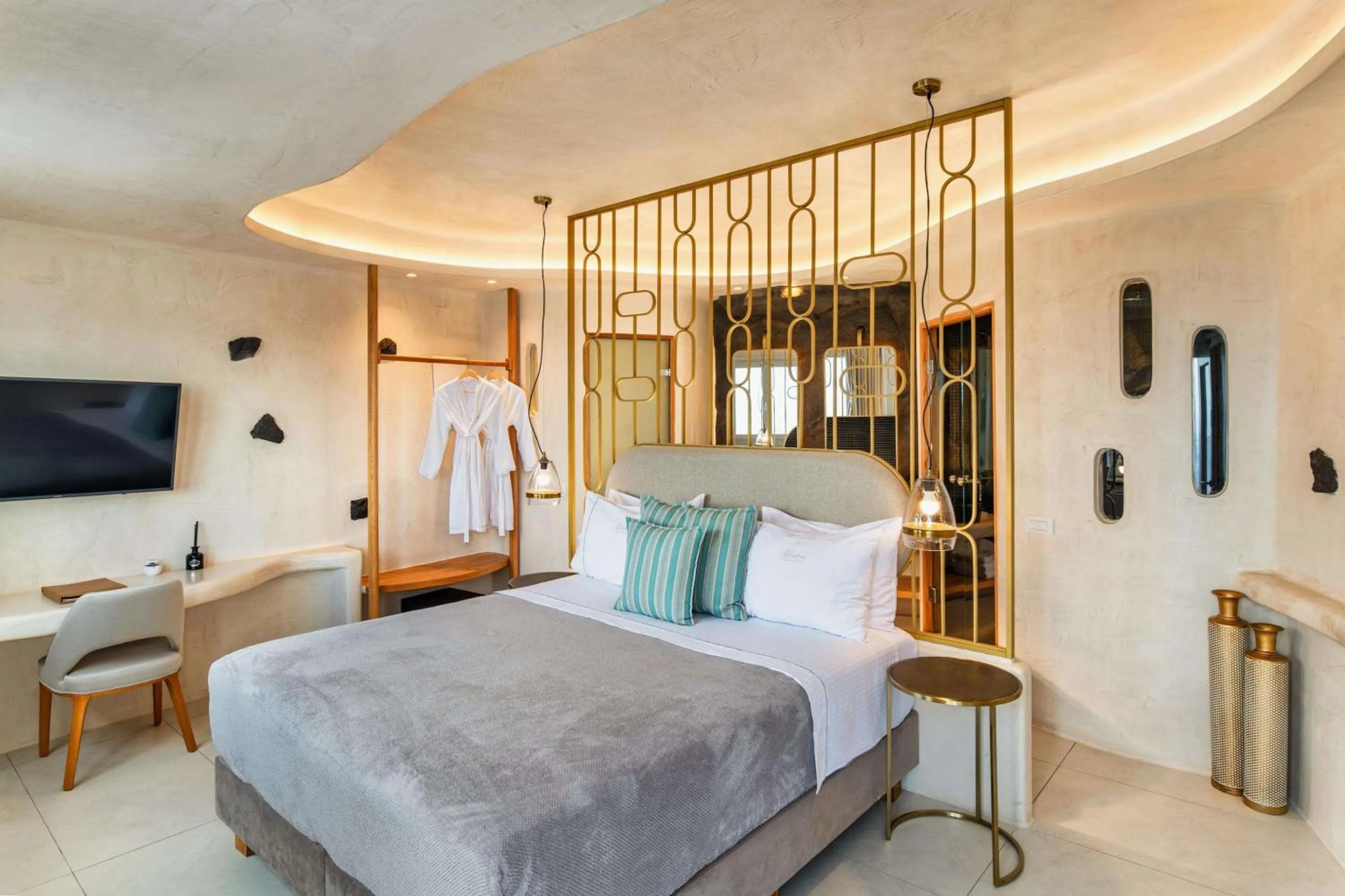 Bedroom, Bed in Athina Luxury Suites