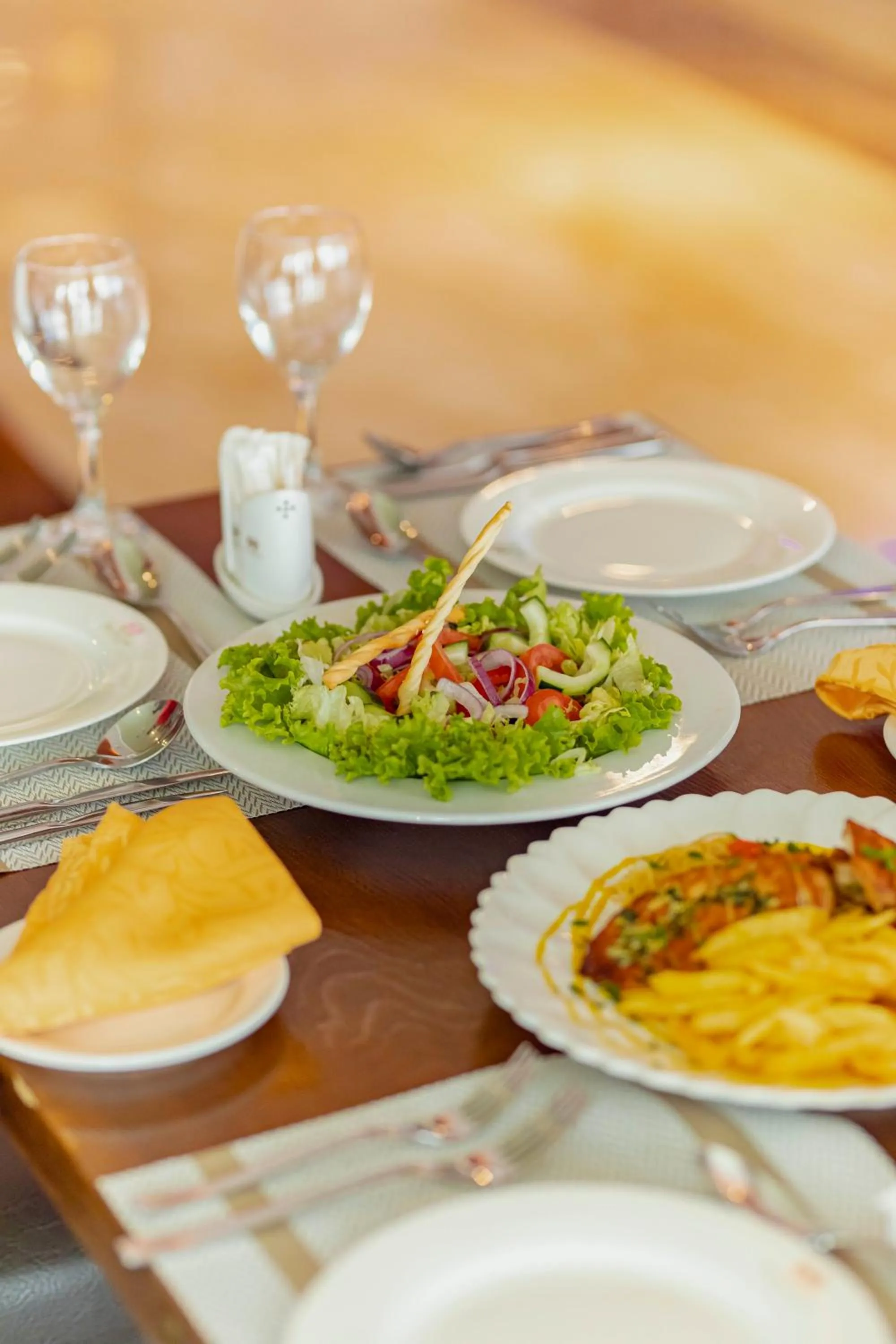 Food and drinks in Tiffany Diamond Hotels LTD - Makunganya