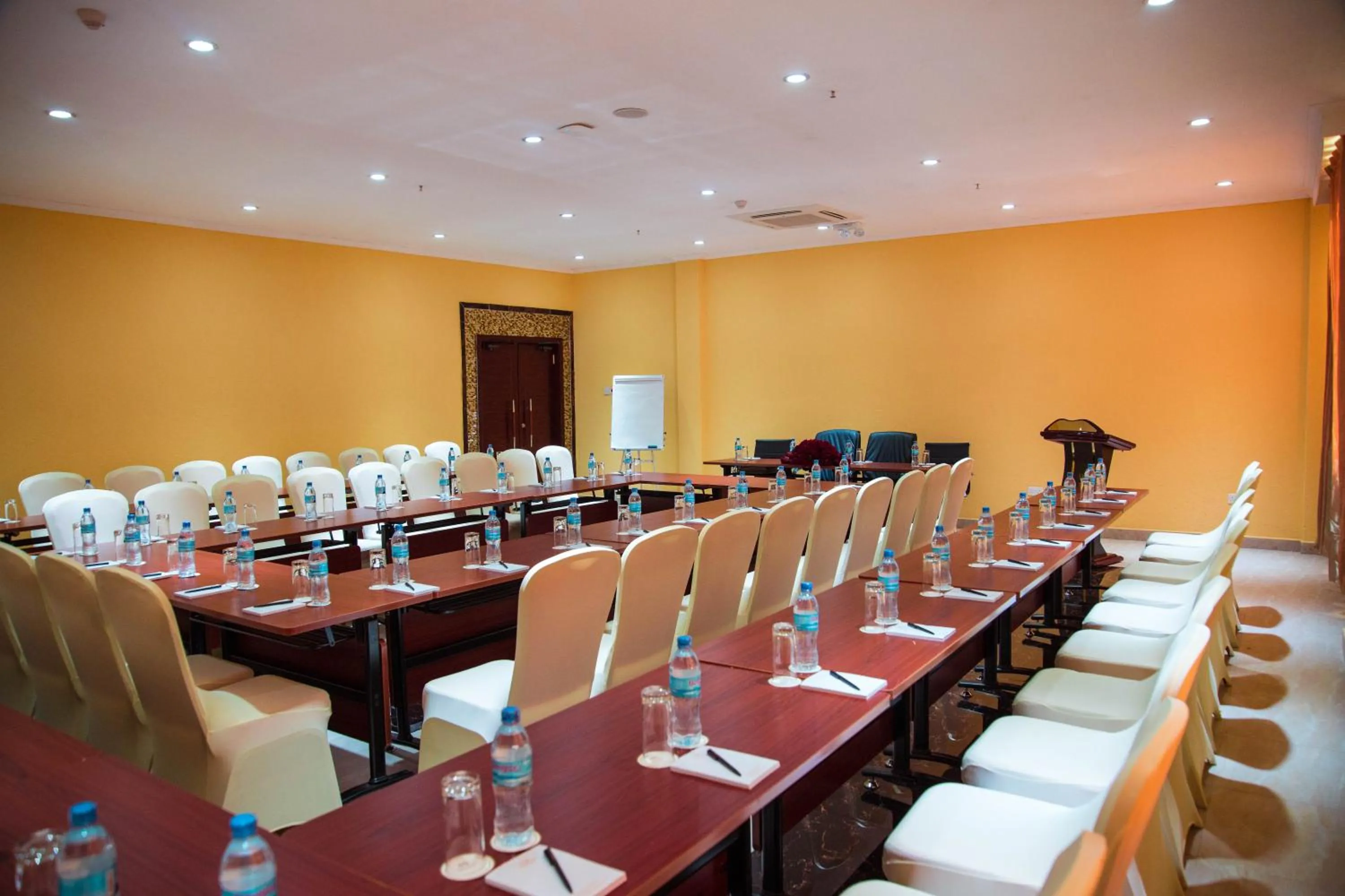 Banquet/Function facilities in Tiffany Diamond Hotels LTD - Makunganya