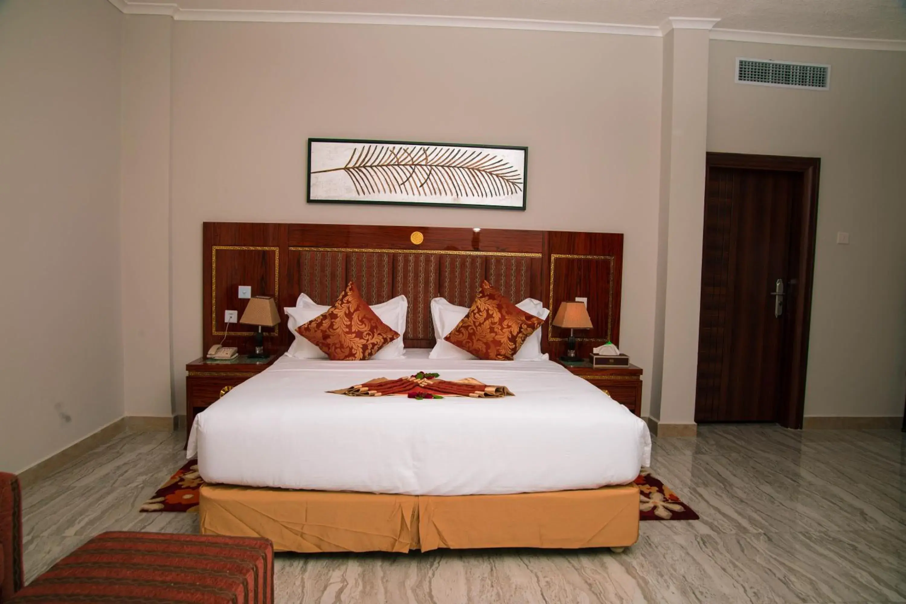 Deluxe King Room in Tiffany Diamond Hotels LTD - Makunganya Deluxe King Room in Tiffany Diamond Hotels LTD - Makunganya