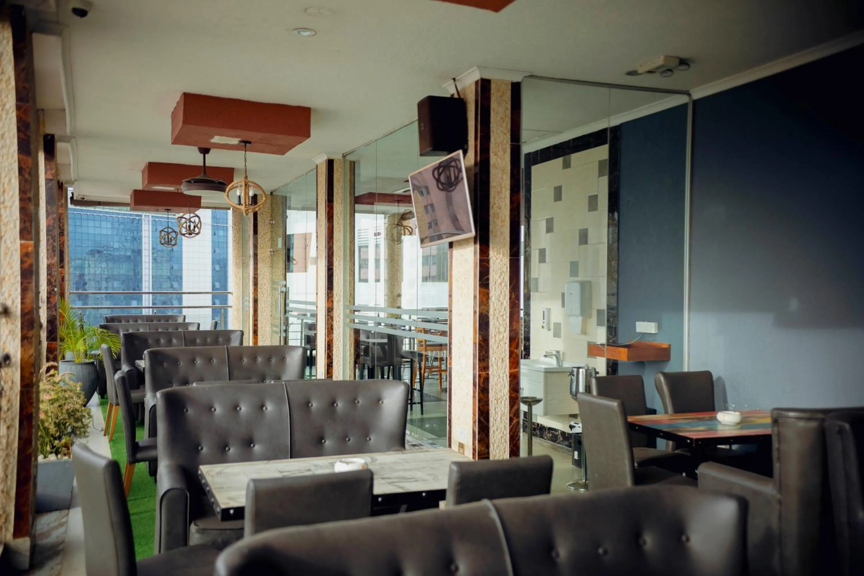 Restaurant/places to eat in Tiffany Diamond Hotels LTD - Makunganya