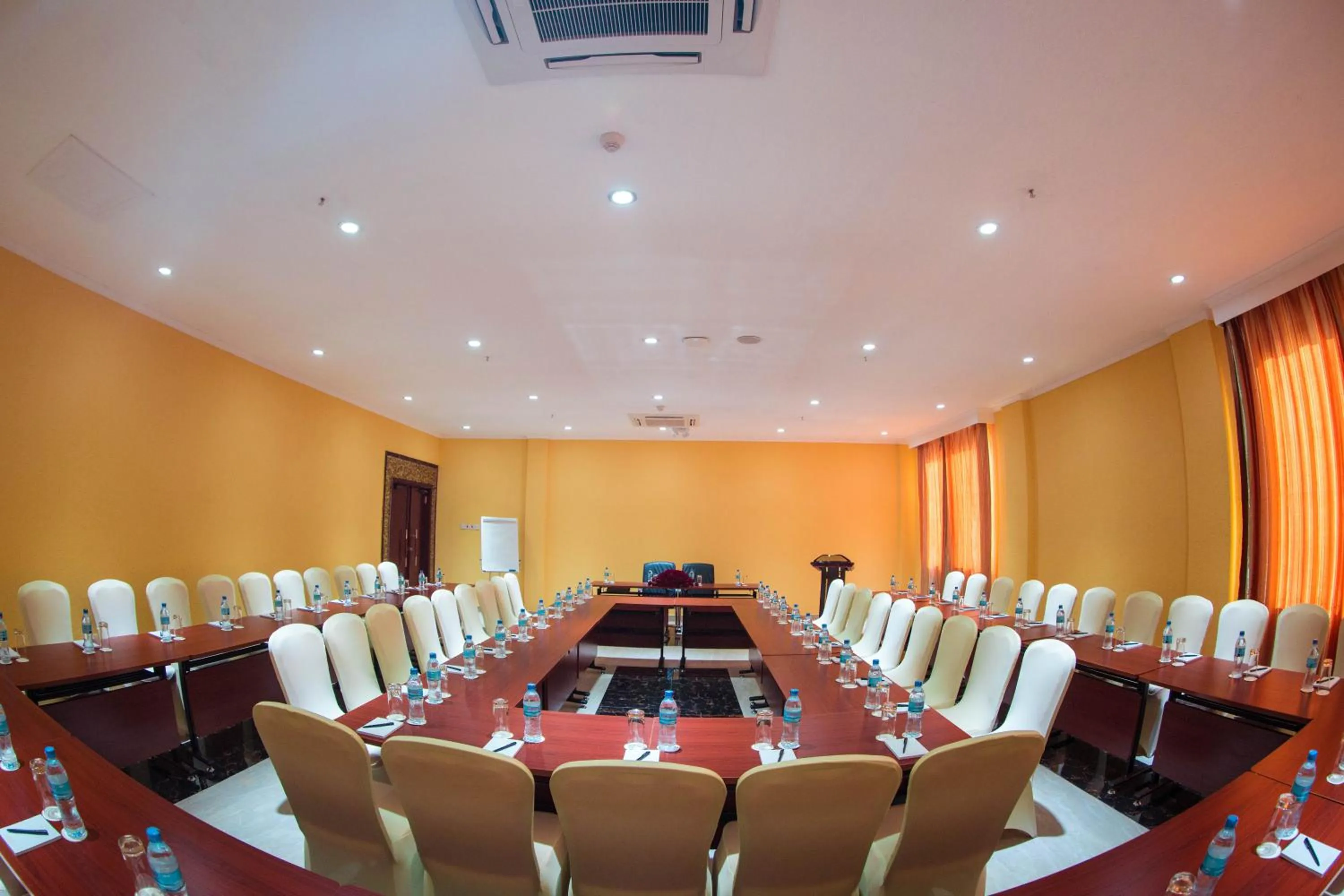 Banquet/Function facilities in Tiffany Diamond Hotels LTD - Makunganya