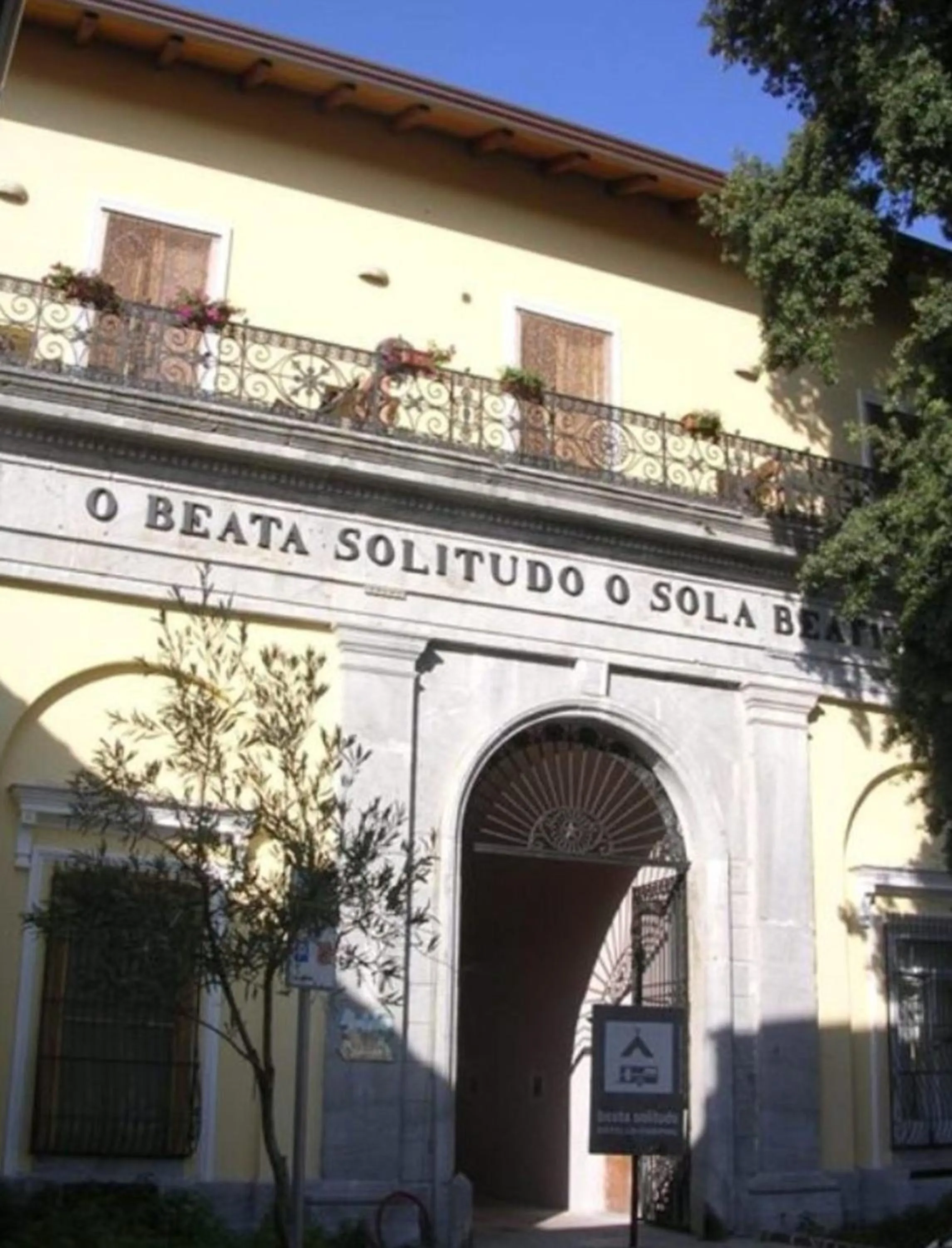 Facade/entrance in B&B Beata Solitudo
