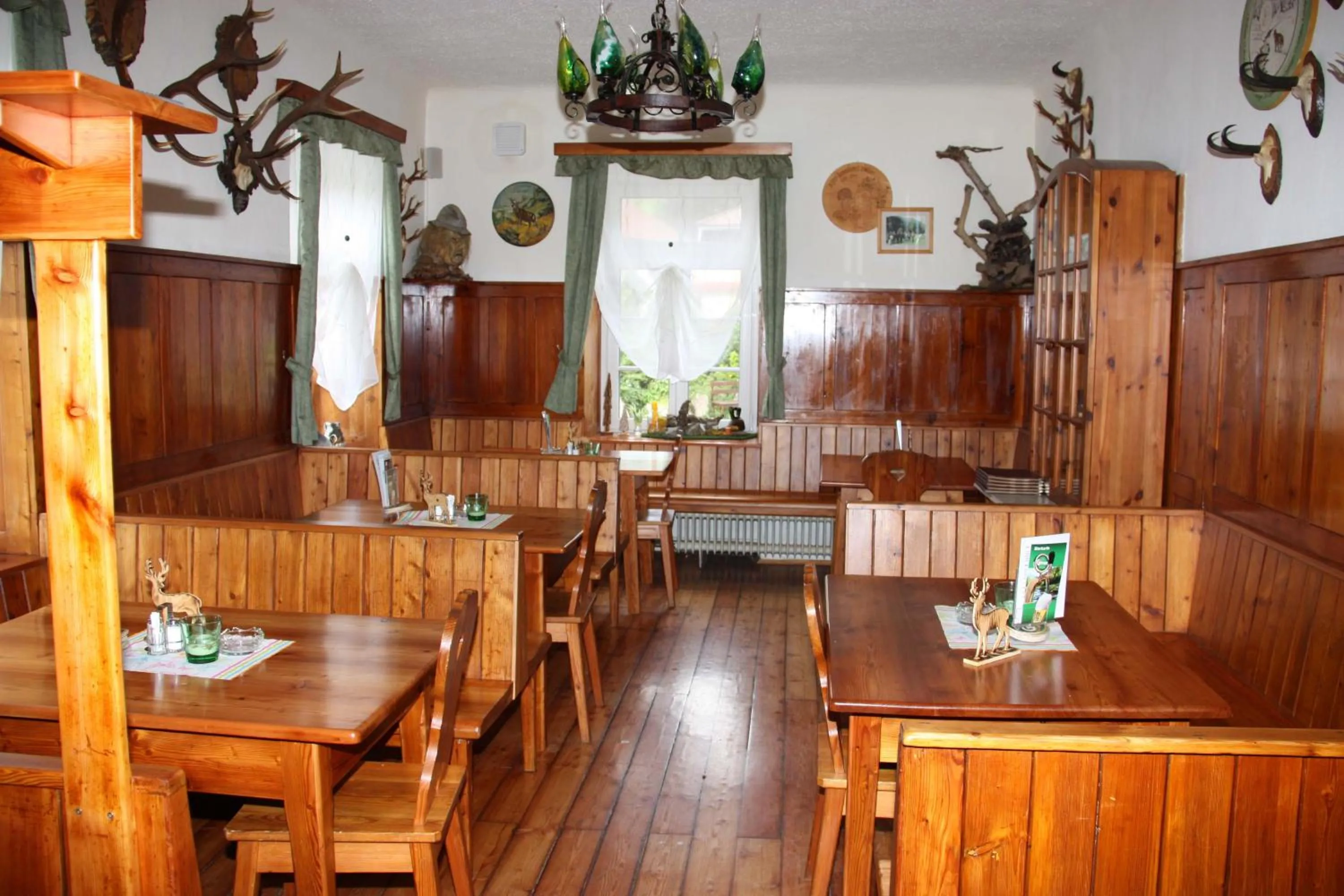 Restaurant/places to eat in Altenbergerhof