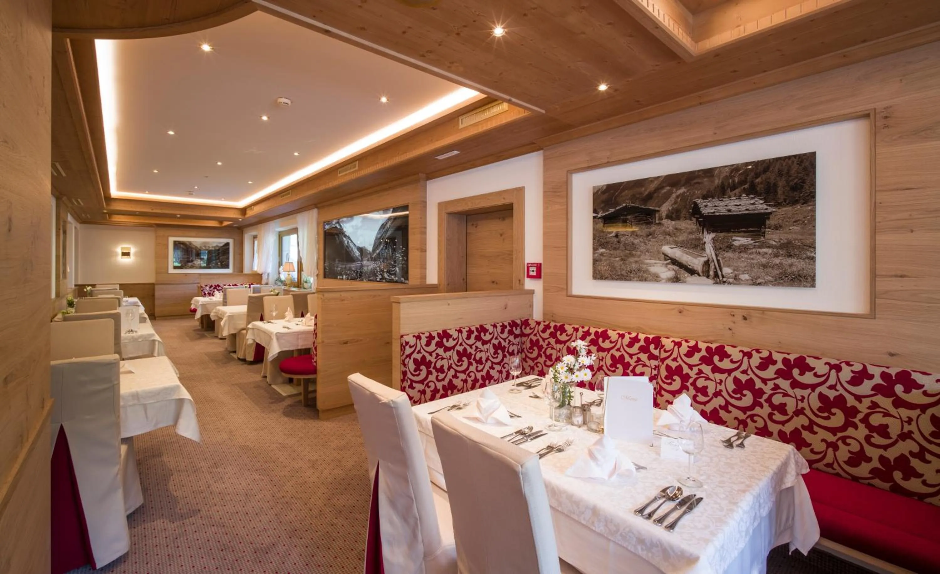 Restaurant/places to eat in Hotel Neue Post