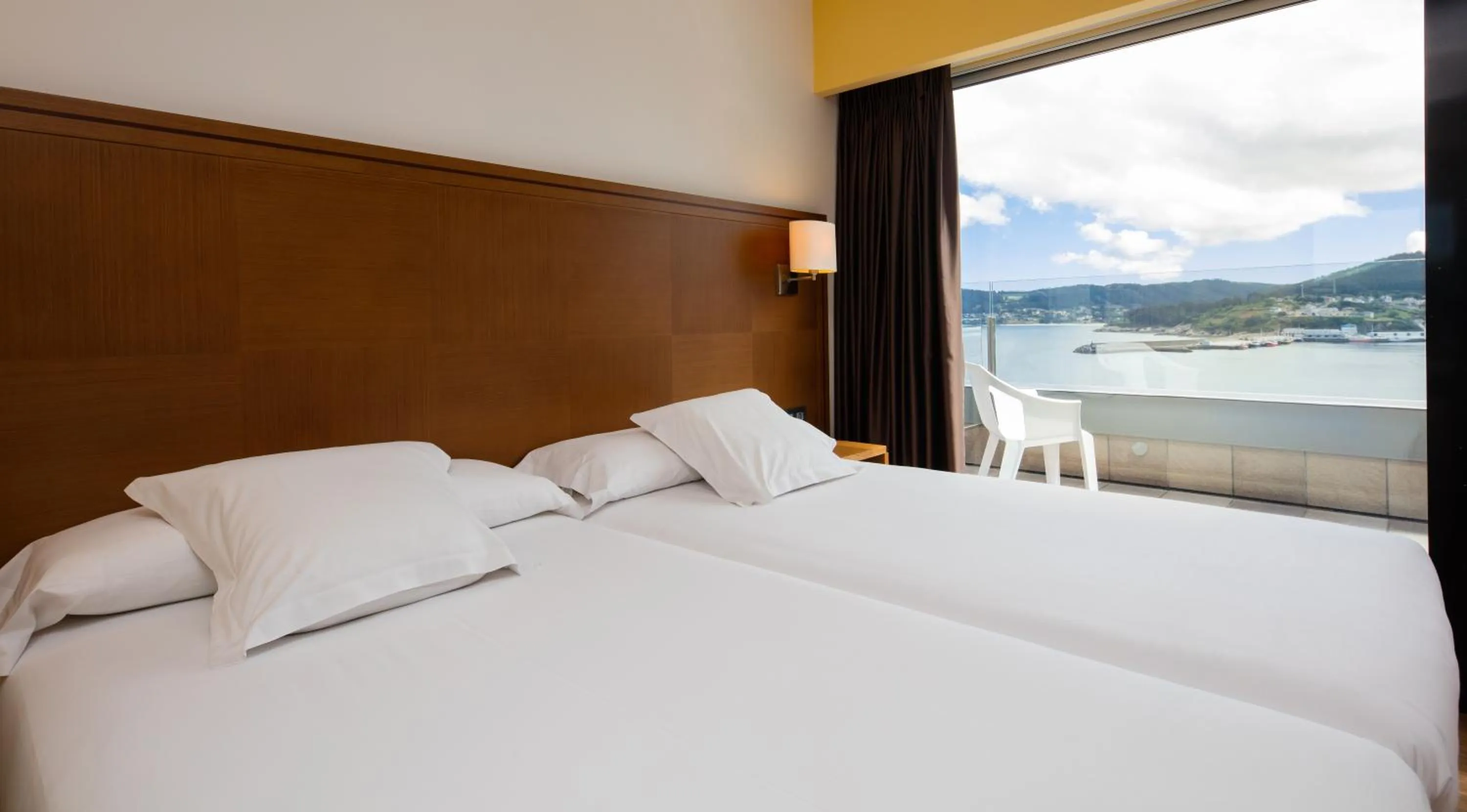 Bed in Hotel Thalasso Cantabrico Las Sirenas 4 Superior