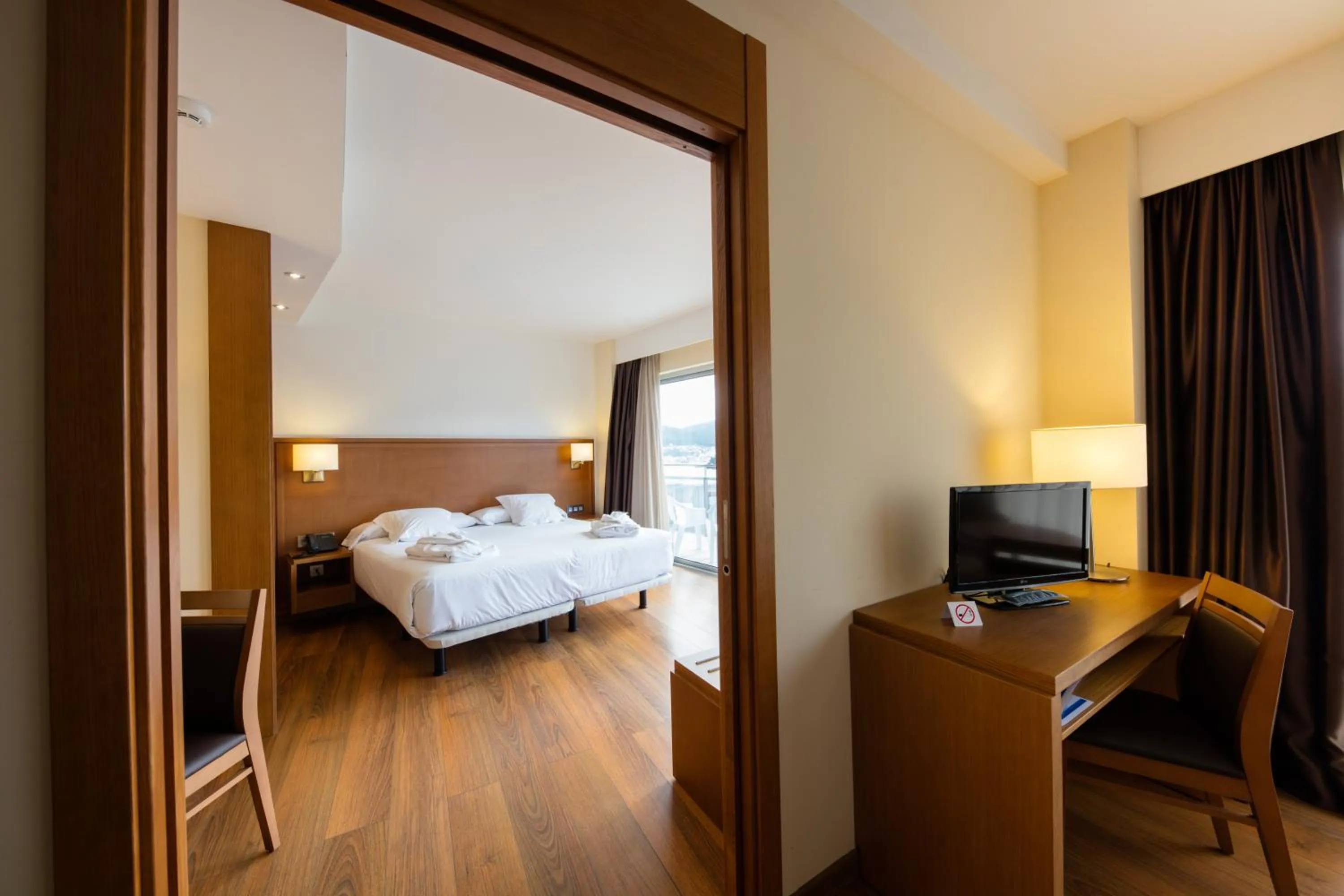 Bed in Hotel Thalasso Cantabrico Las Sirenas 4 Superior