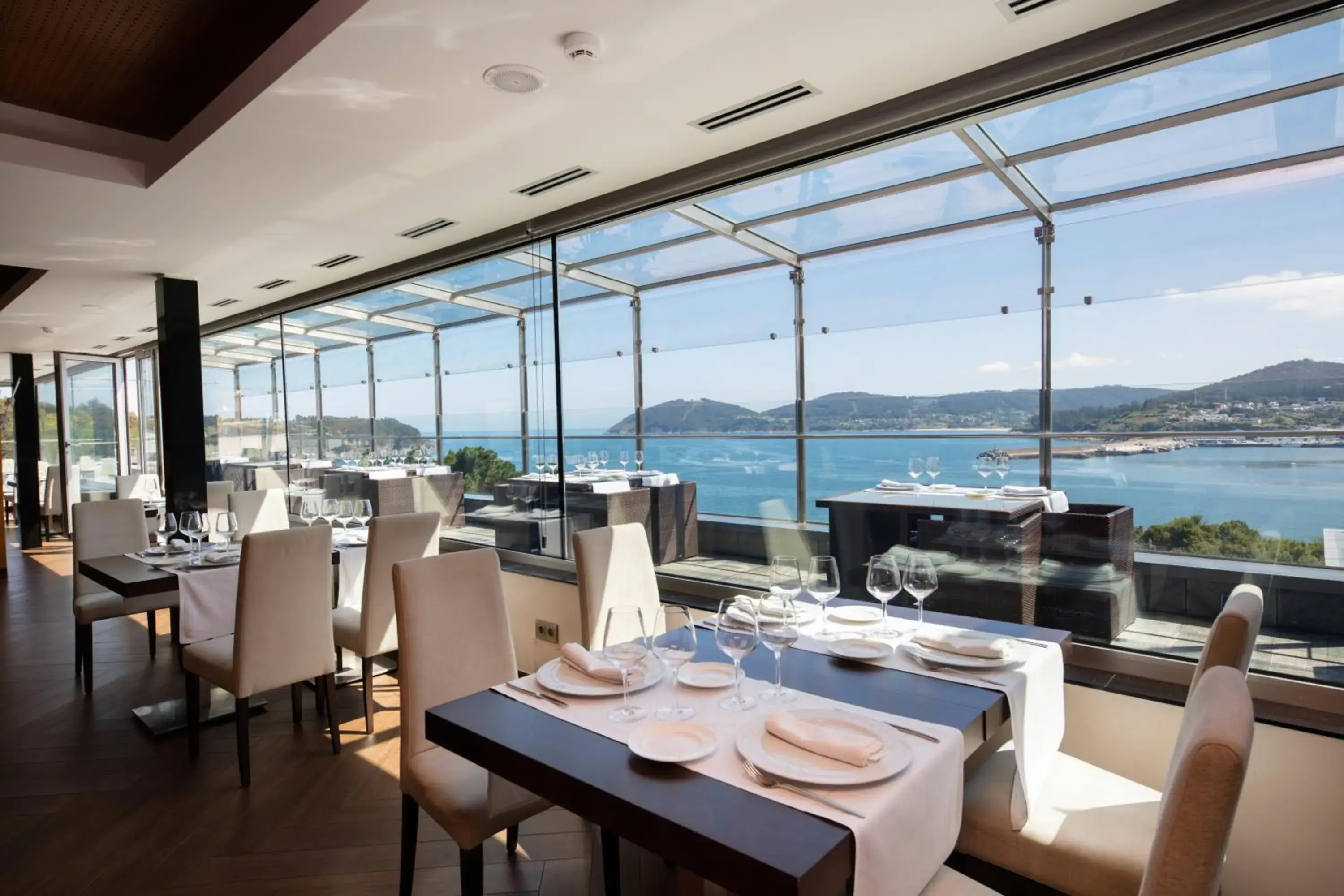 Restaurant/places to eat in Hotel Thalasso Cantabrico Las Sirenas 4 Superior Restaurant/places to eat in Hotel Thalasso Cantabrico Las Sirenas 4 Superior