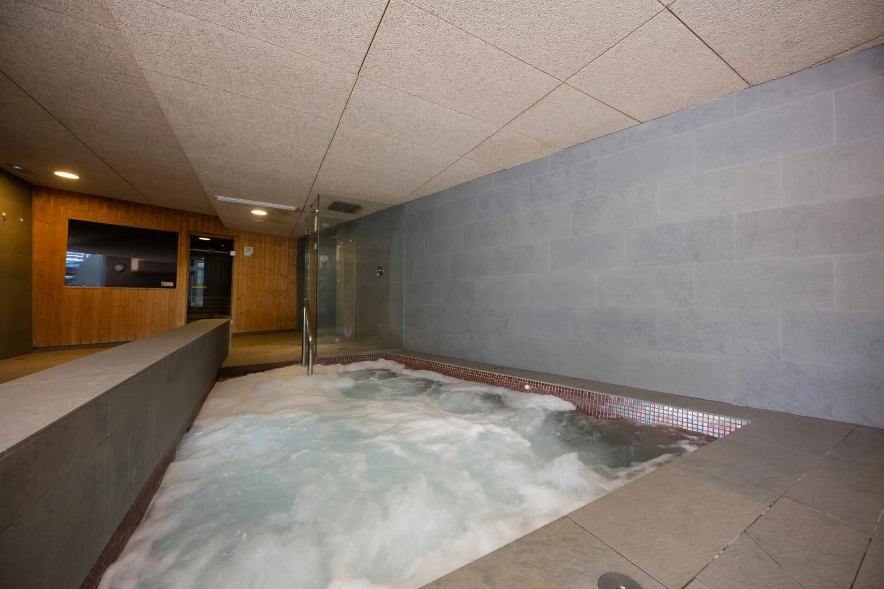 Spa and wellness centre/facilities in Hotel Thalasso Cantabrico Las Sirenas 4 Superior