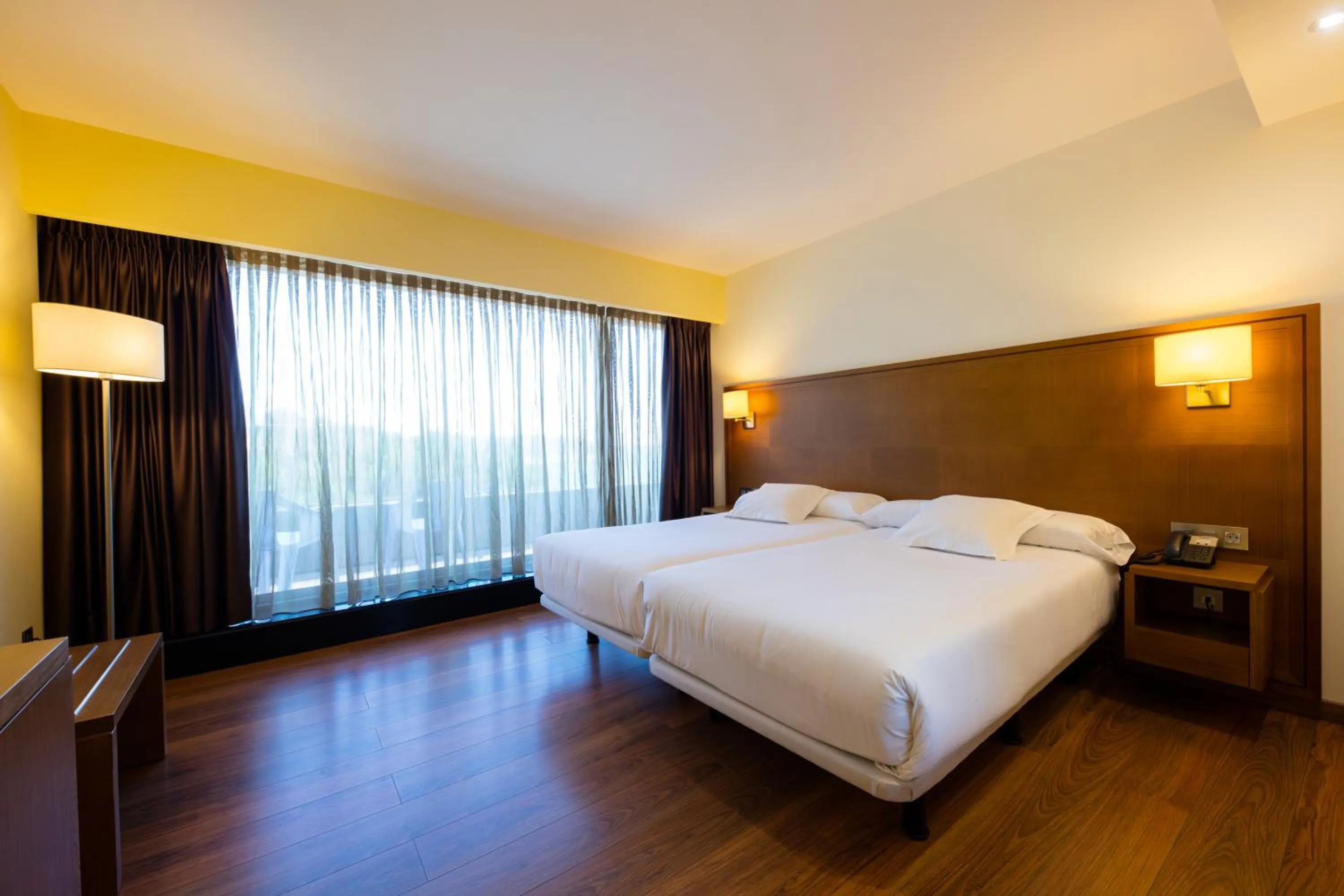 Bed in Hotel Thalasso Cantabrico Las Sirenas 4 Superior