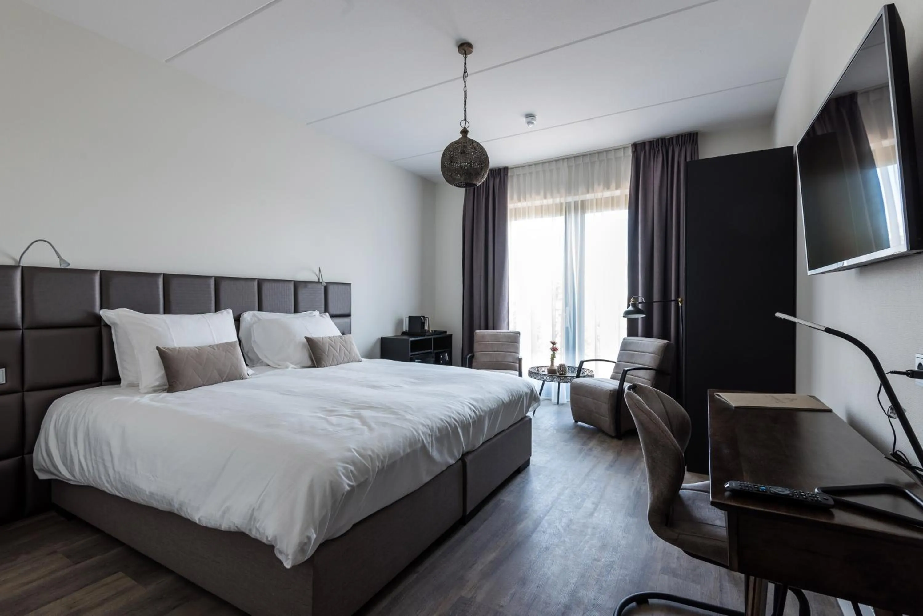 Photo of the whole room, Bed in Fruitpark Hotel & Spa