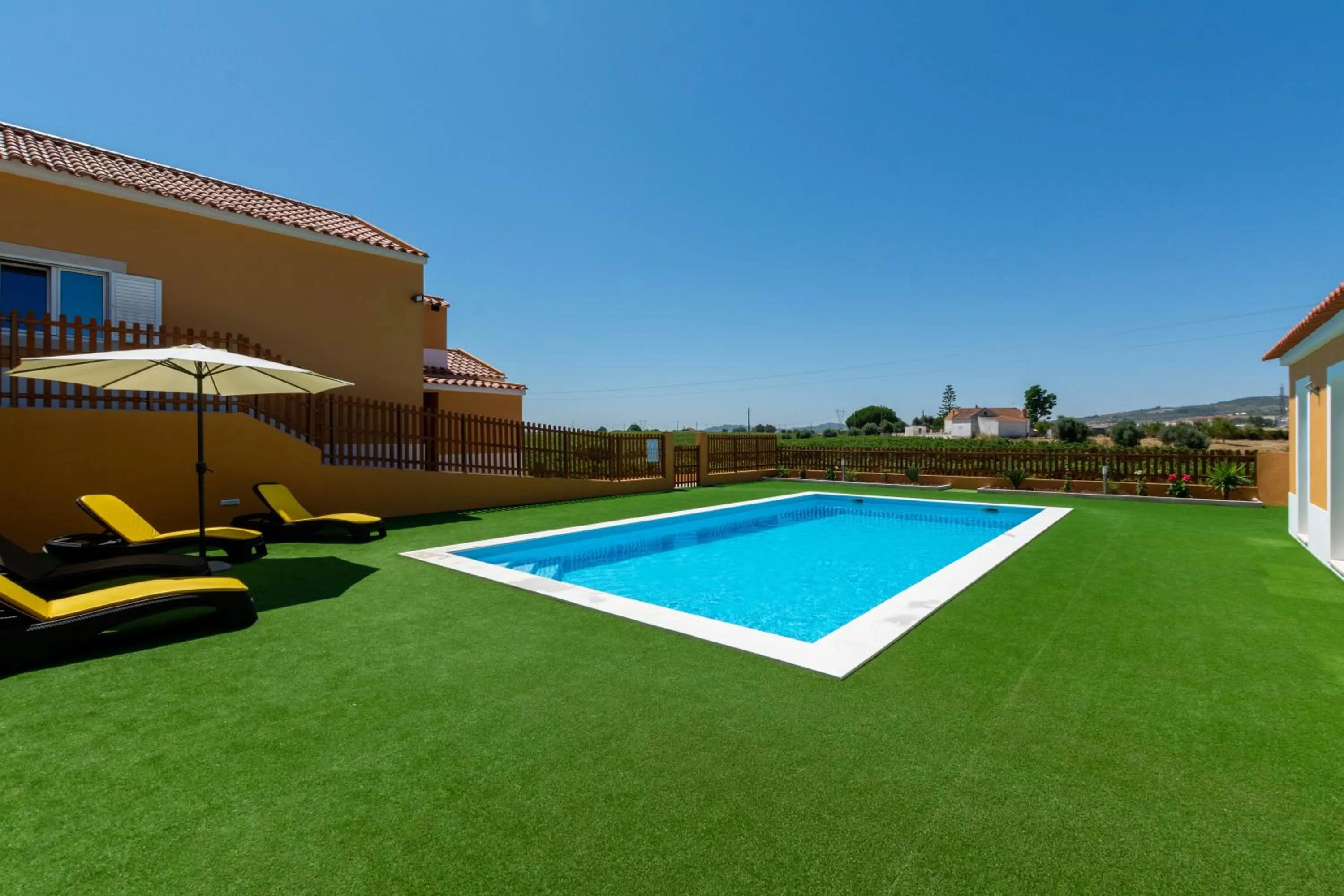 Swimming pool in Quinta da Pontinha
