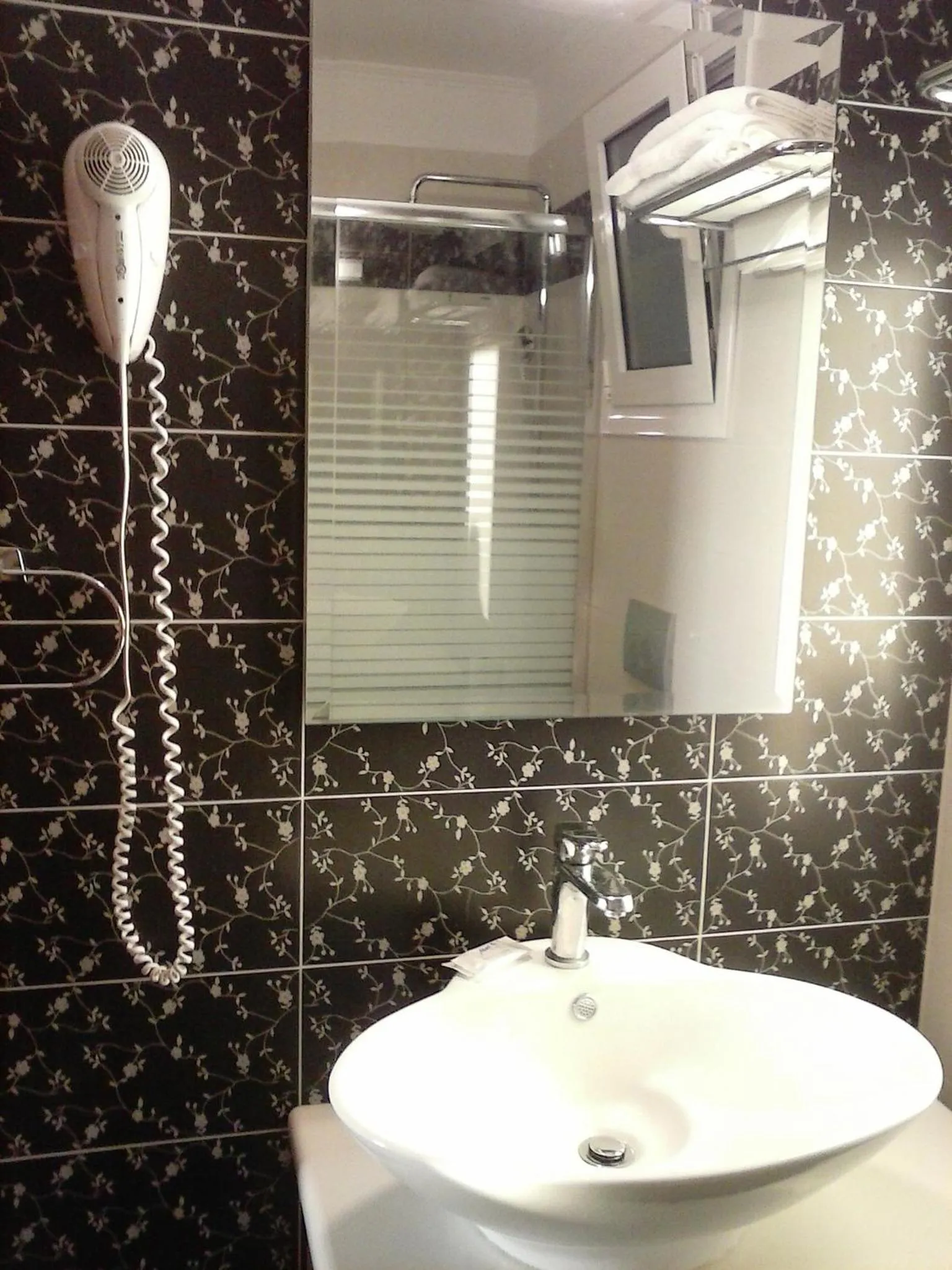 Bathroom in Elektra Hotel
