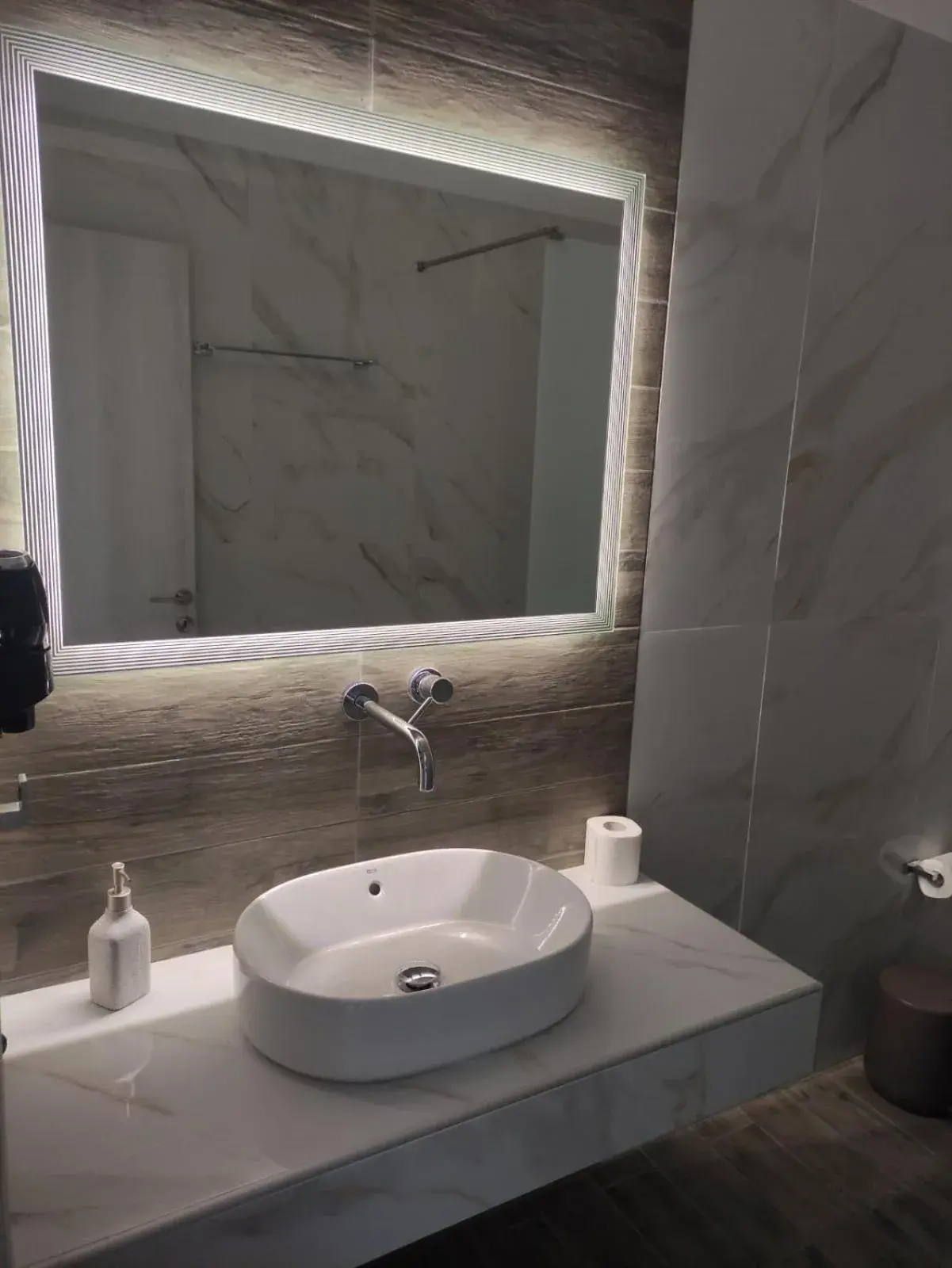 Deluxe Family Room in Elektra Hotel Deluxe Family Room in Elektra Hotel