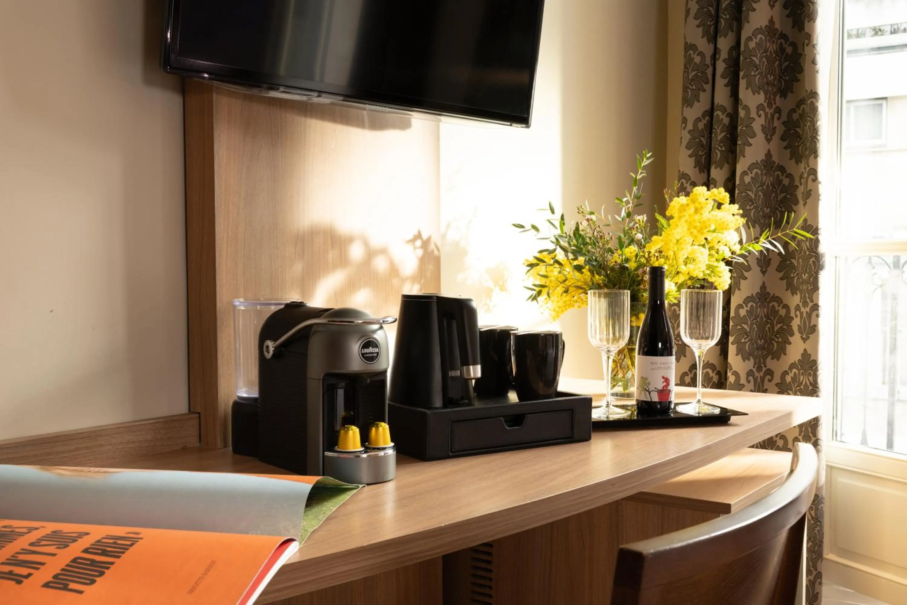 Coffee/tea facilities in Hôtel de Sévigné