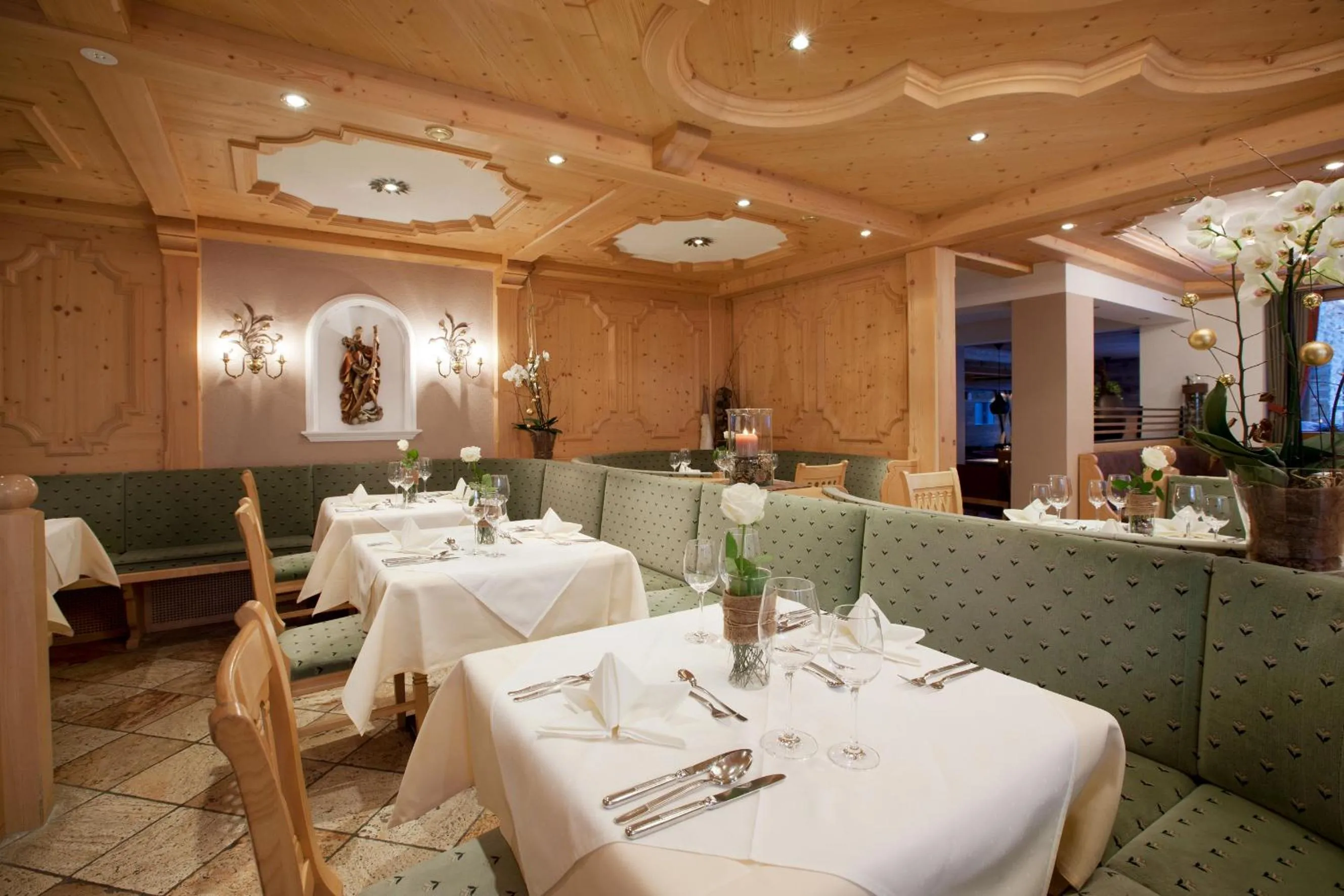 Restaurant/places to eat in Hotel Walliserstube