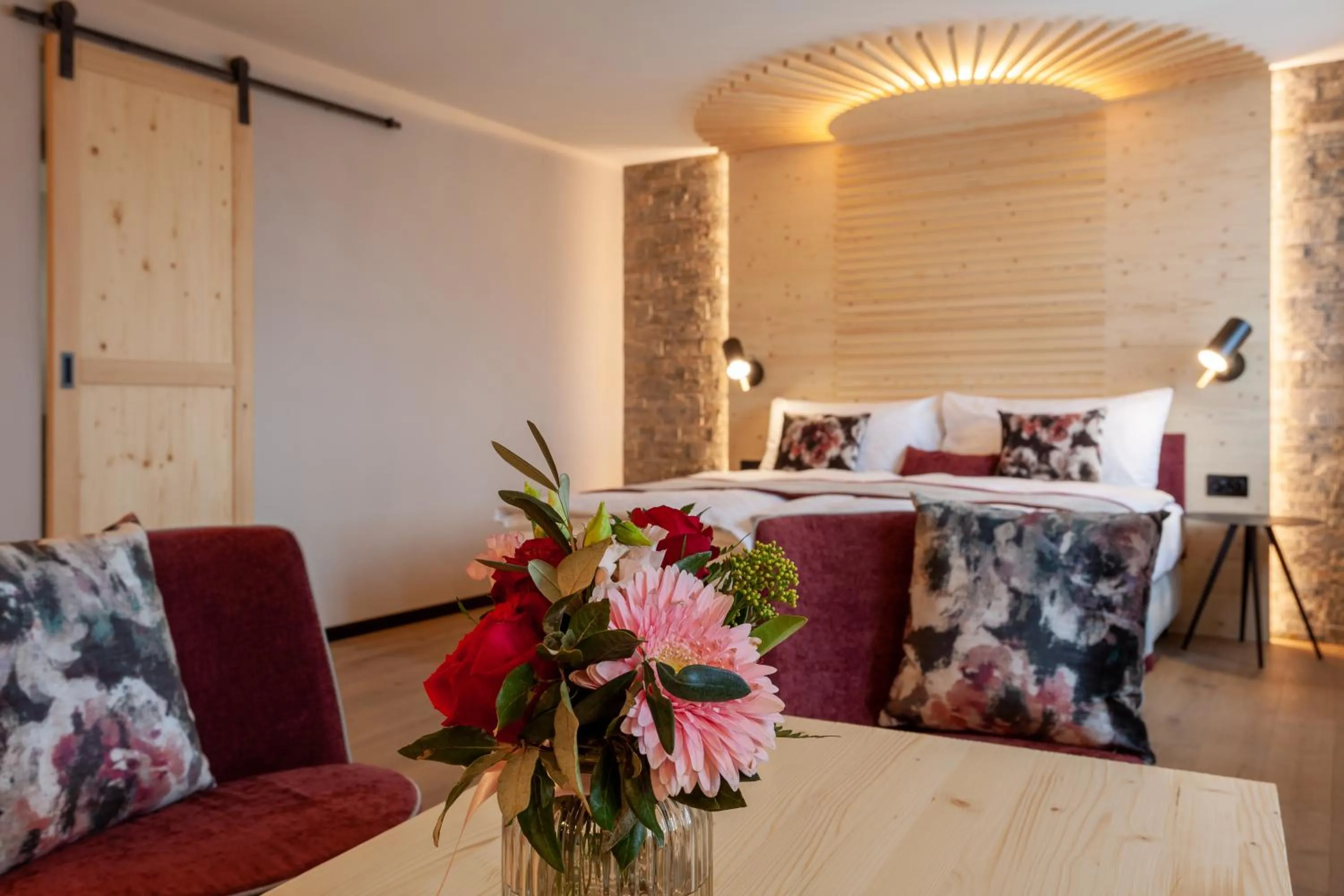 Photo of the whole room, Bed in Sonne Andermatt Swiss Quality Hotel