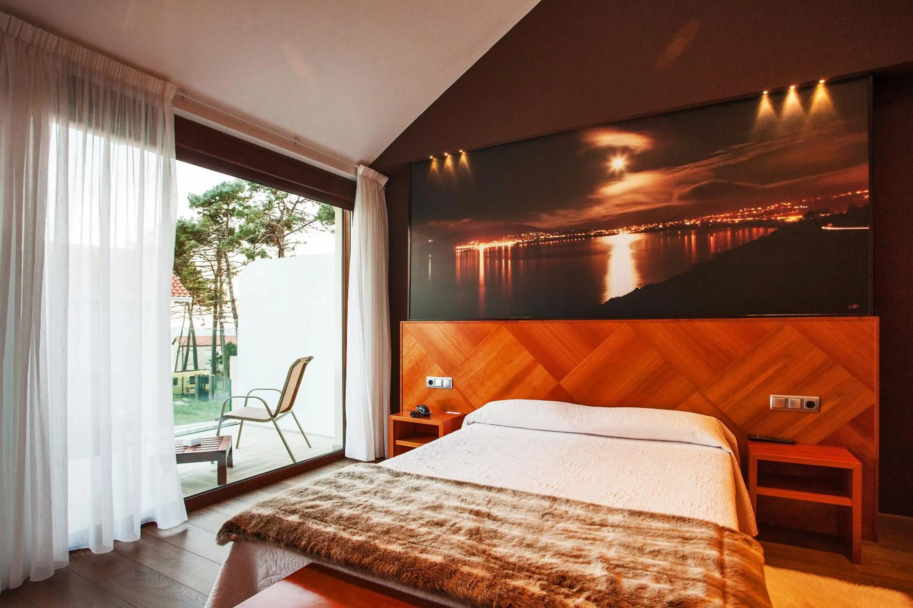 Bedroom, Bed in Hotel Alén do Mar