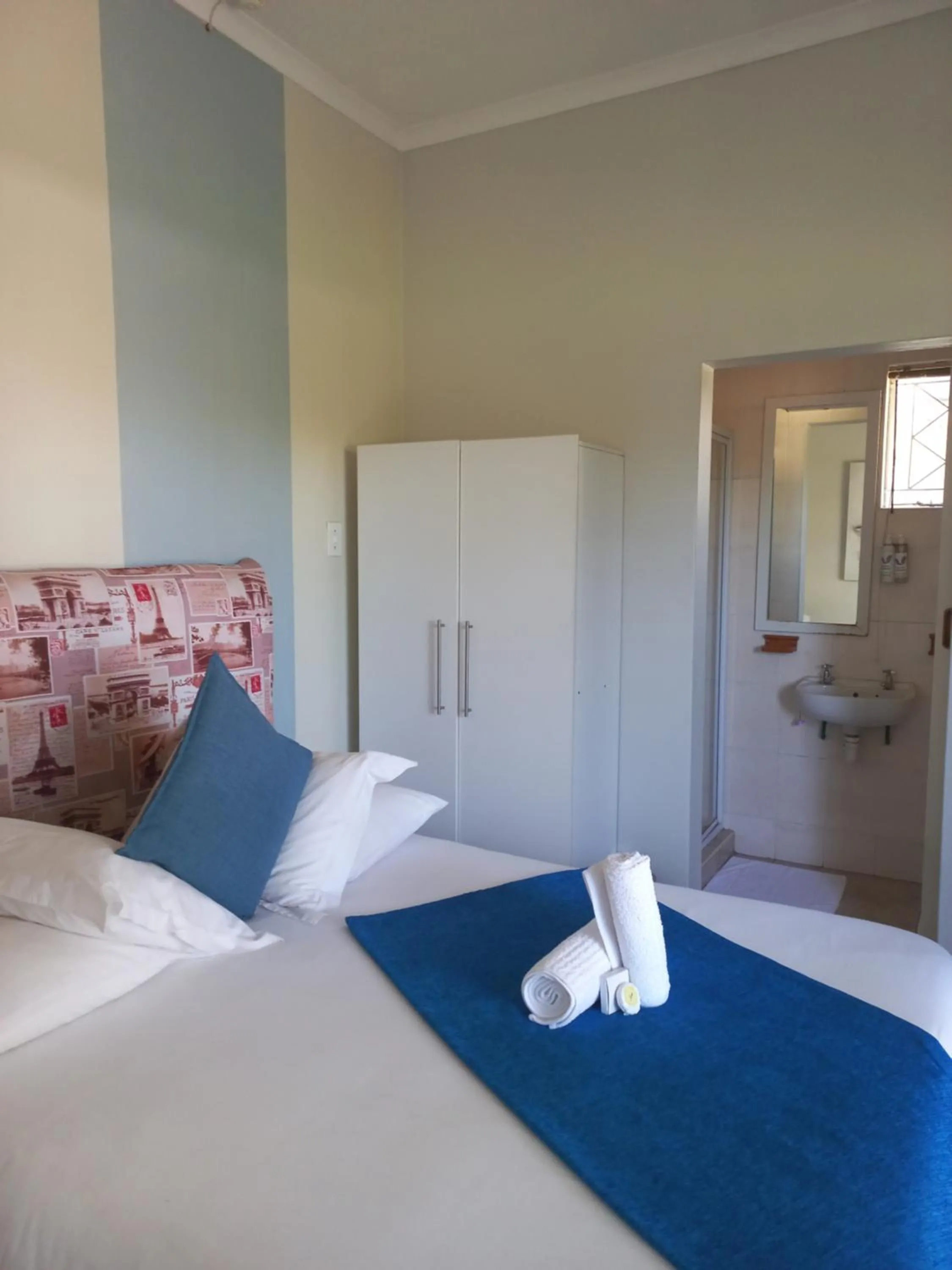 Bed in Dreamers Guesthouse - NO LOADSHEDDING