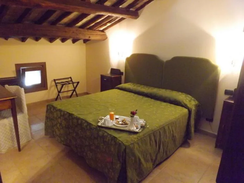 Photo of the whole room, Bed in Relais Il Postiglione - Antica Posta dei Chigi