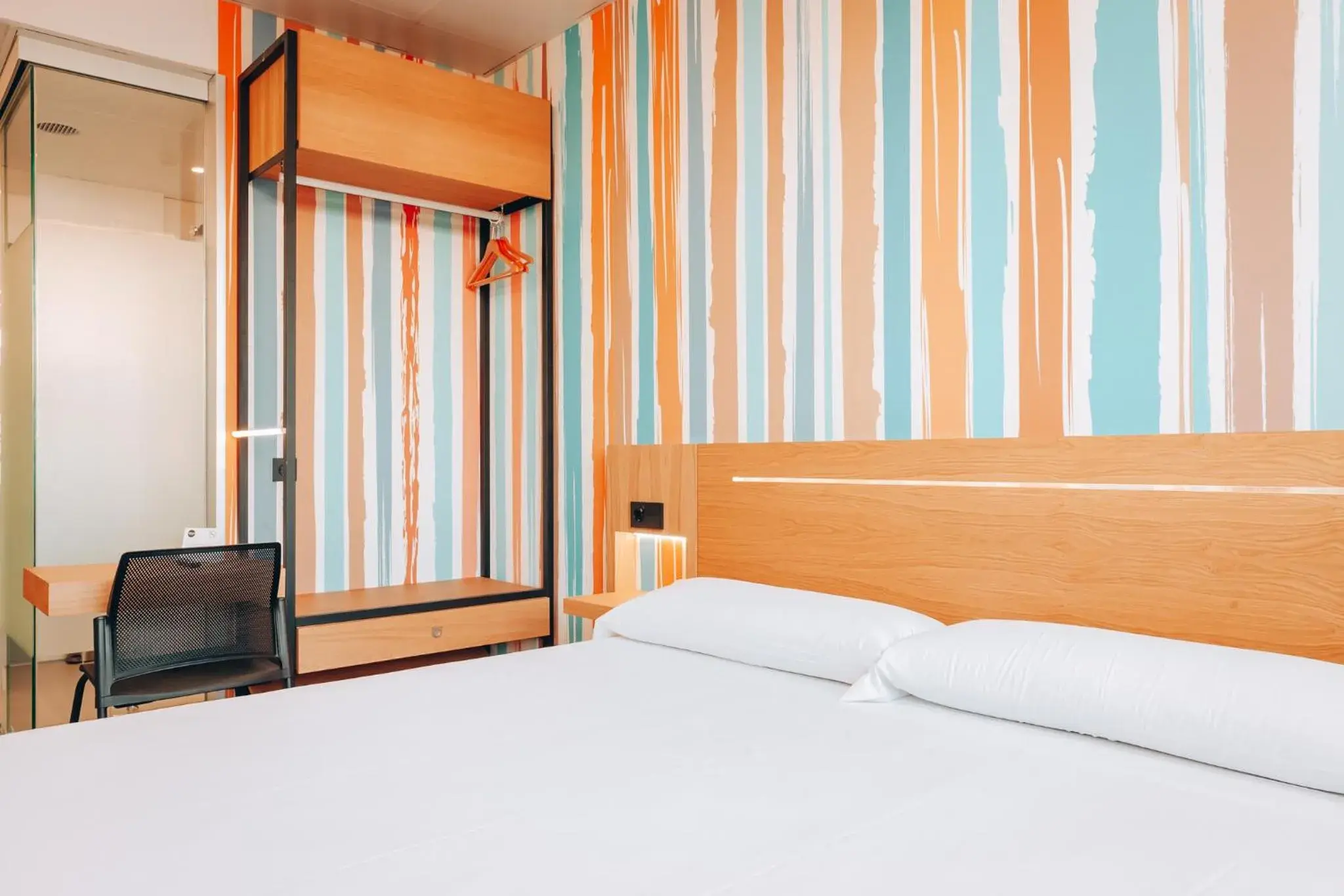 Bedroom, Bed in Vértice Roomspace Bedroom, Bed in Vértice Roomspace