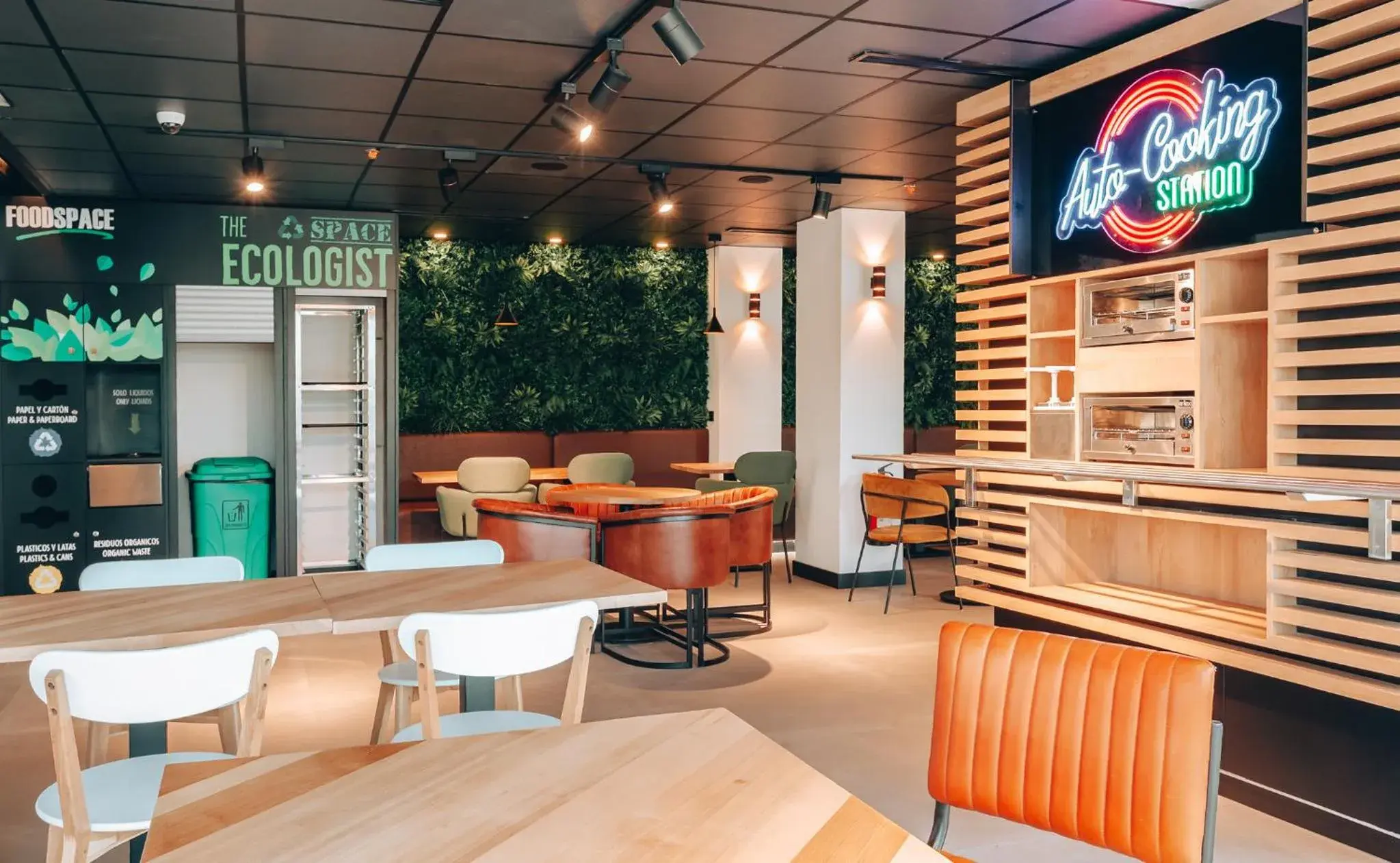 Lounge or bar in Vértice Roomspace Lounge or bar in Vértice Roomspace