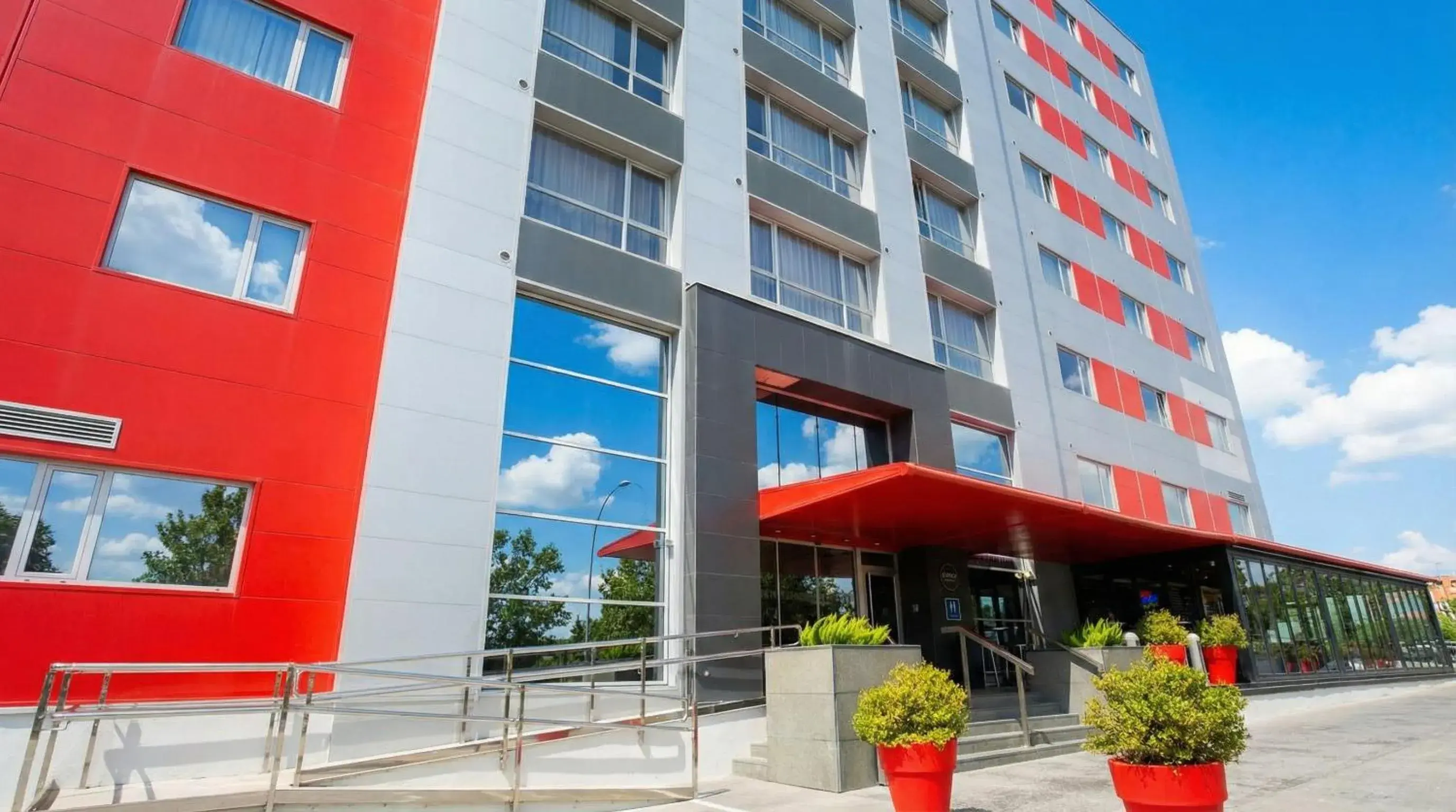 Property building in Vértice Roomspace Property building in Vértice Roomspace