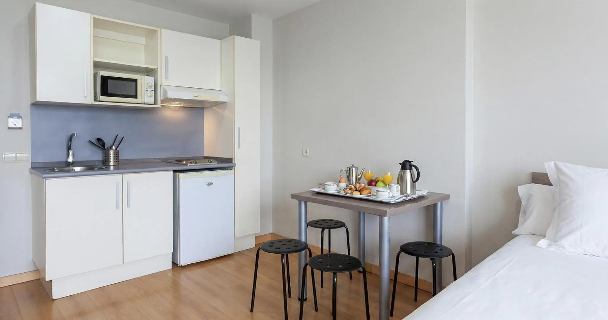 Bedroom, Bed in Vértice Roomspace