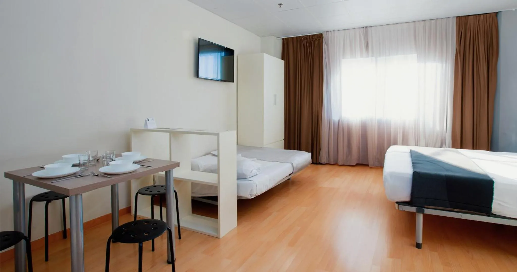 Photo of the whole room, Bed in Vértice Roomspace