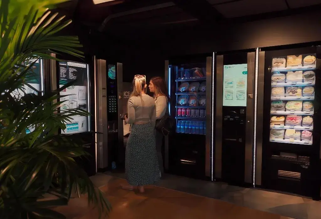 Restaurant/places to eat in Vértice Roomspace Restaurant/places to eat in Vértice Roomspace