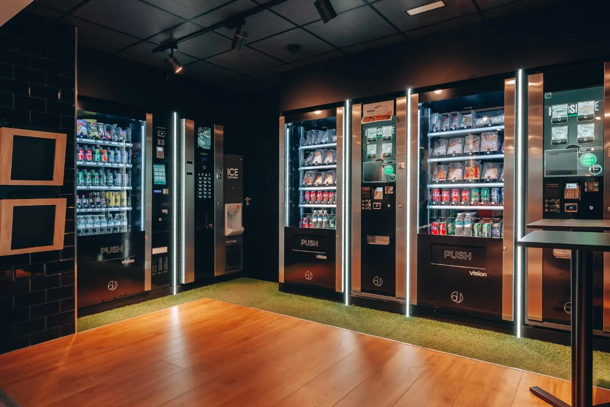 Restaurant/places to eat in Vértice Roomspace Restaurant/places to eat in Vértice Roomspace