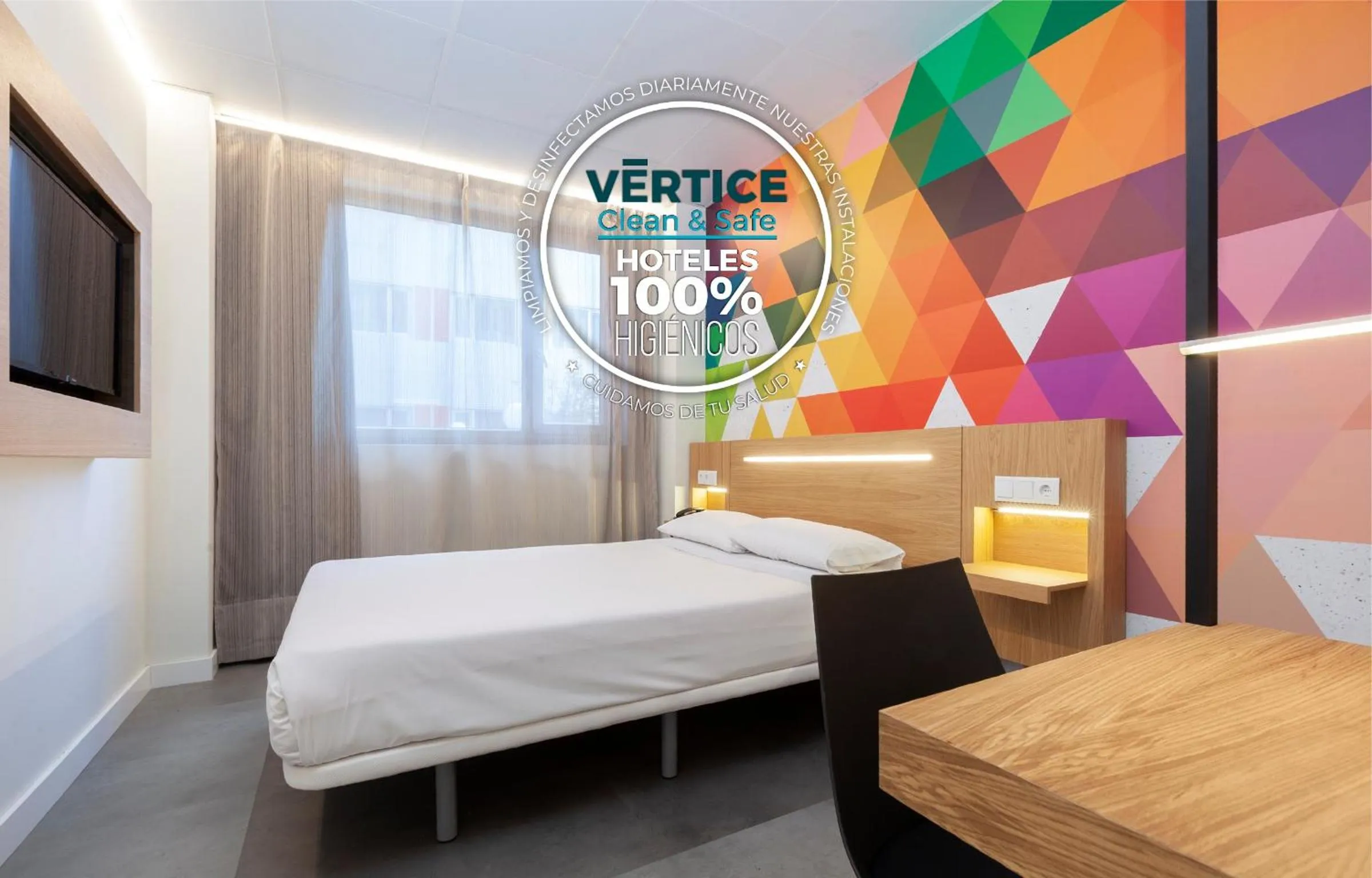 Logo/Certificate/Sign, Bed in Vértice Roomspace