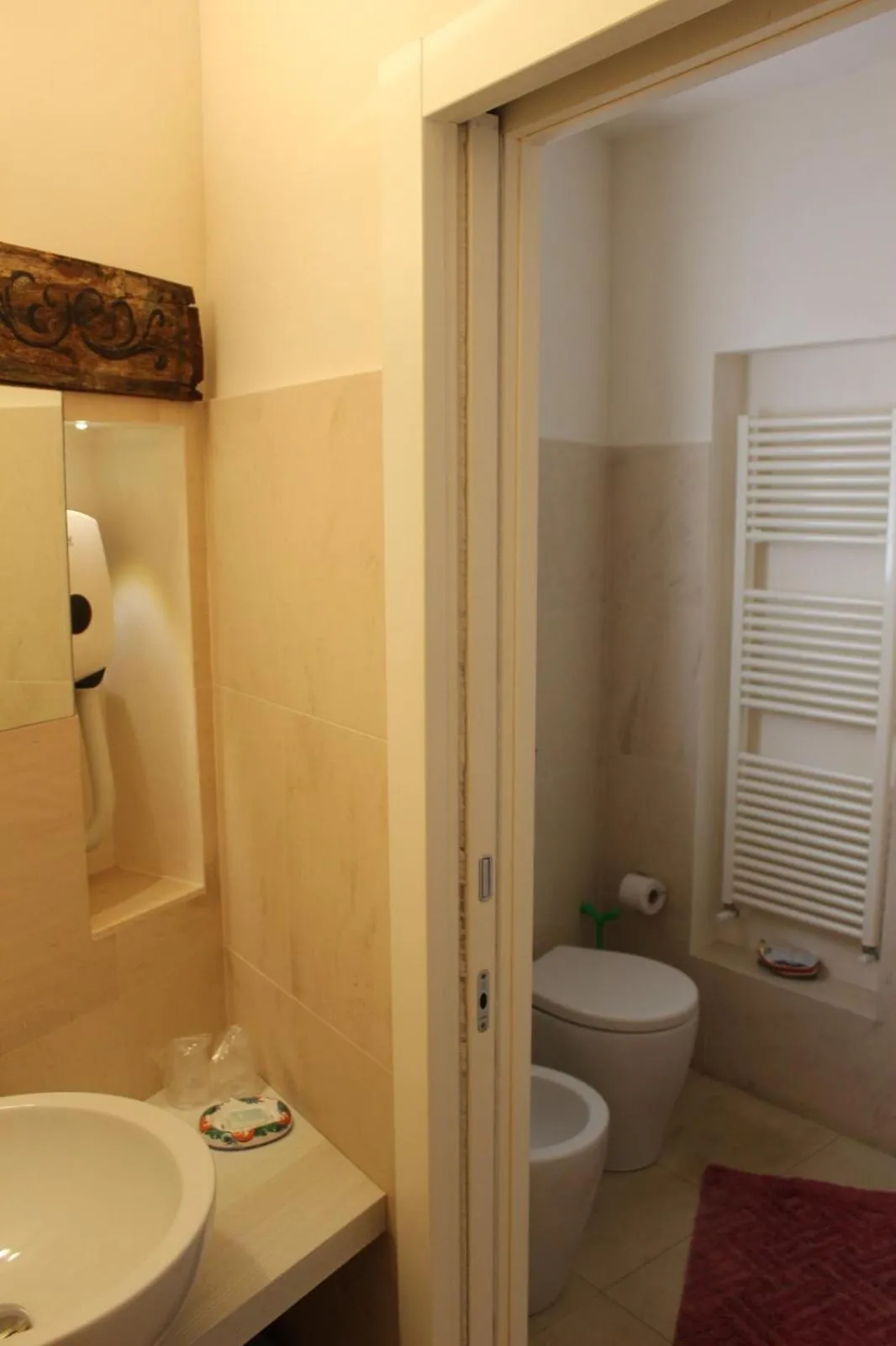 Shower in Dimora di Charme Cassaro 168