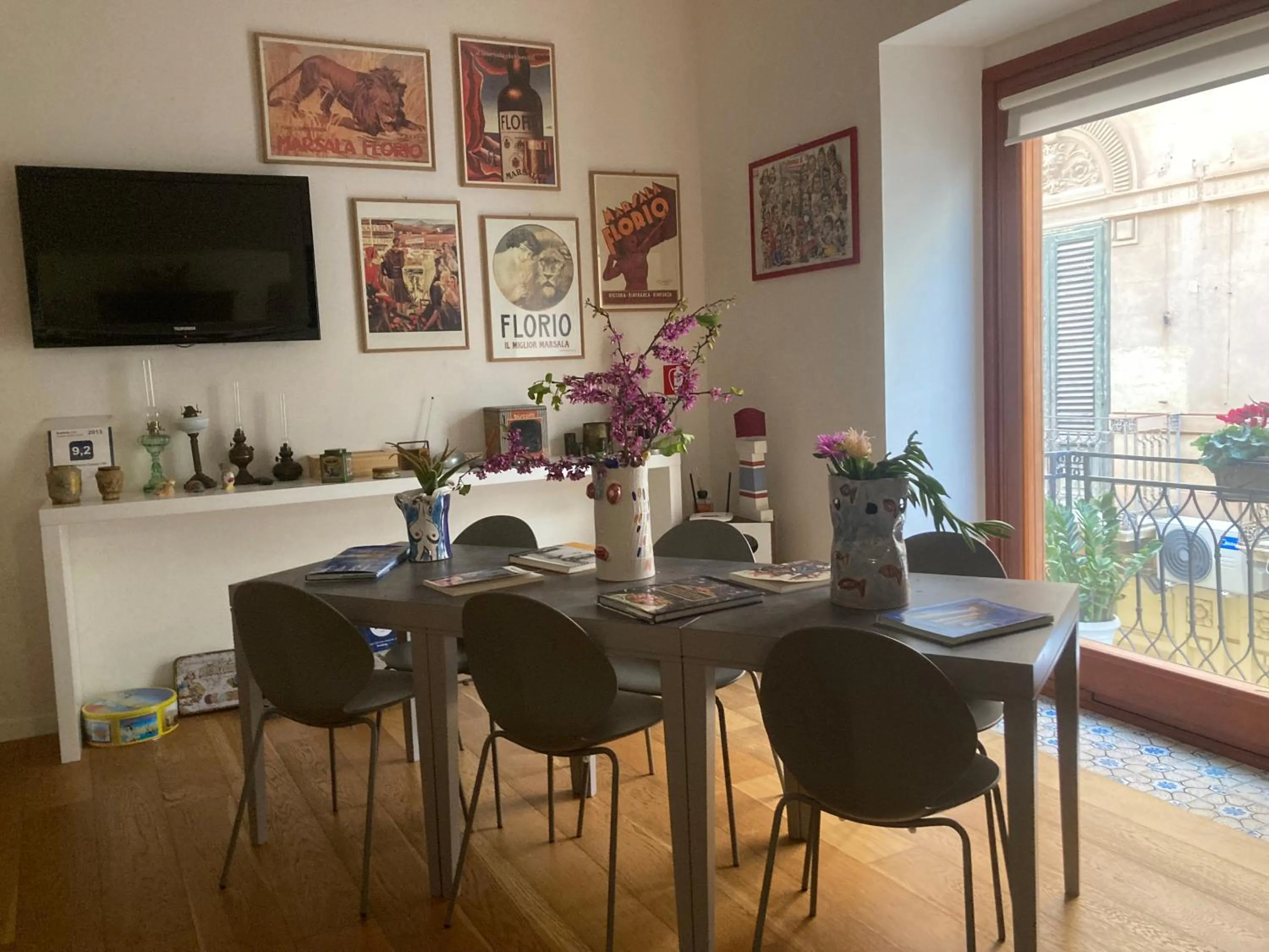 Communal lounge/ TV room in Dimora di Charme Cassaro 168