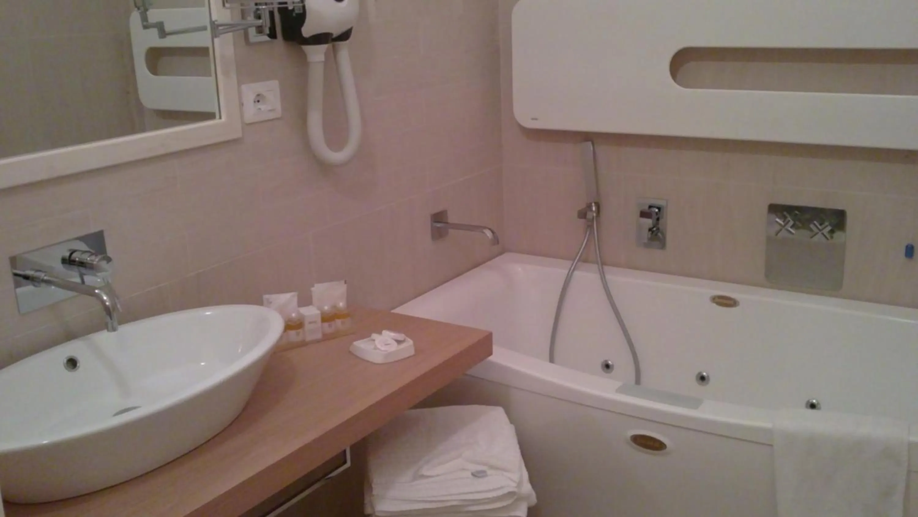 Bathroom in Dimora di Charme Cassaro 168