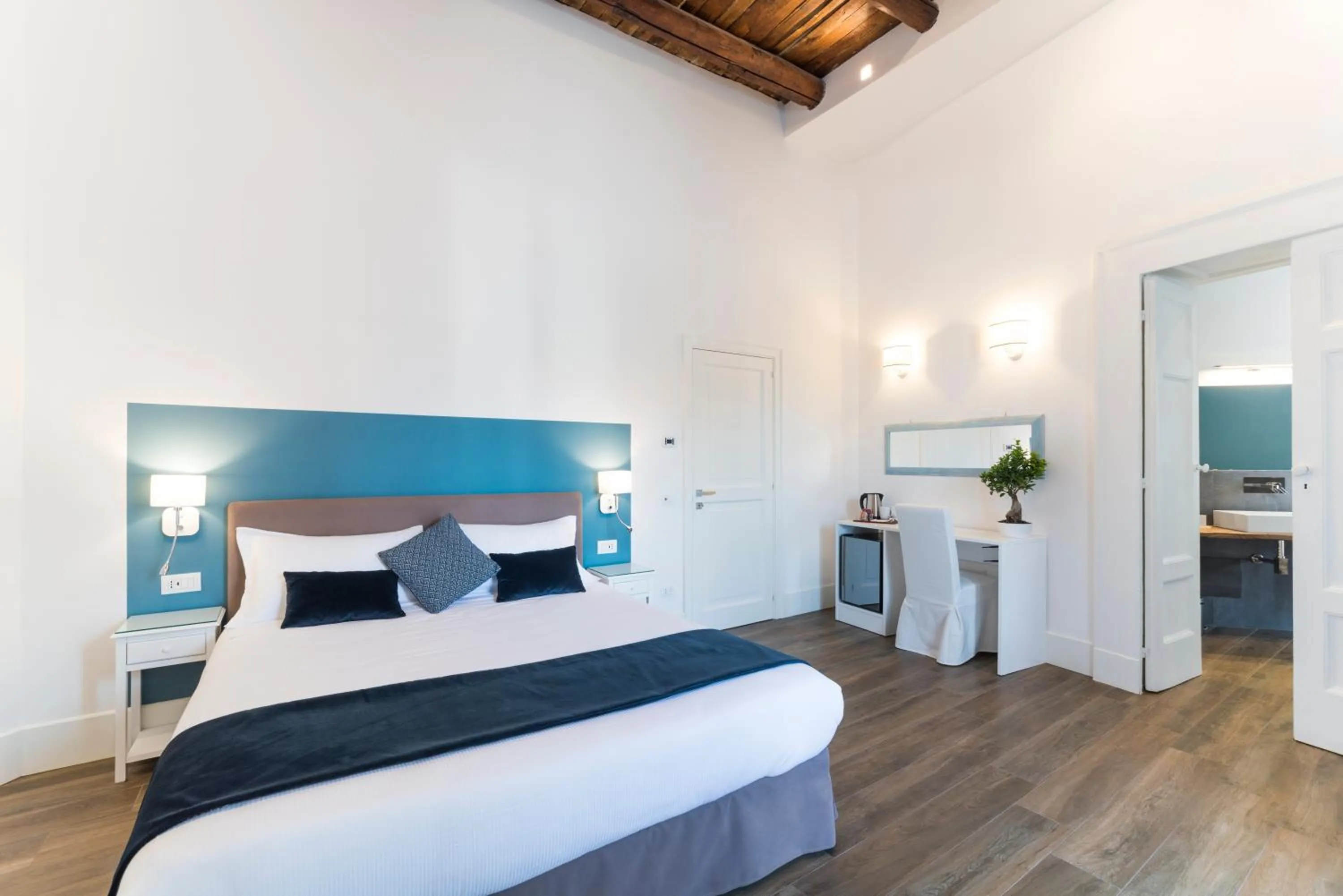 Photo of the whole room, Bed in Foro Carolino S&B